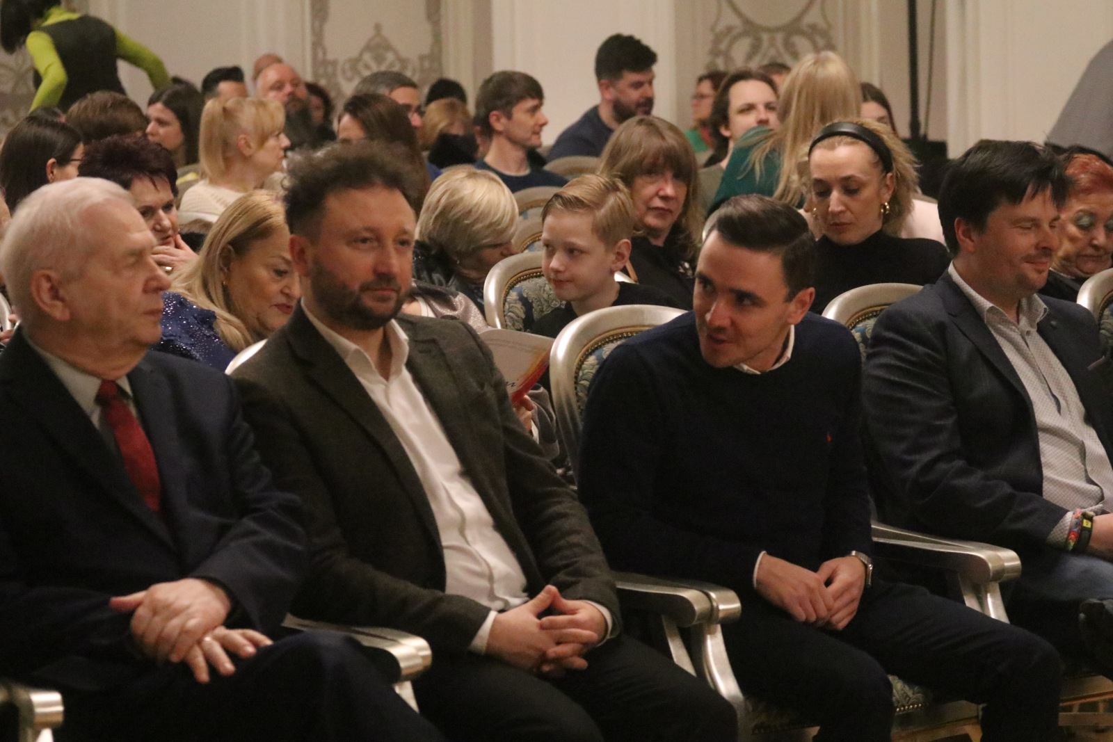 Sara Dragan i Kenny Broberg zagrali w Sali Królewskiej