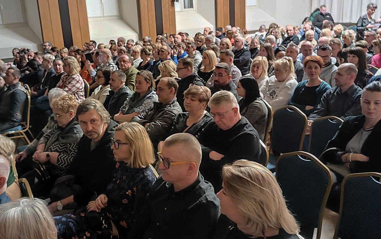Niedzielny koncert Maćka Maleńczuka. Sala pękała w szwach
