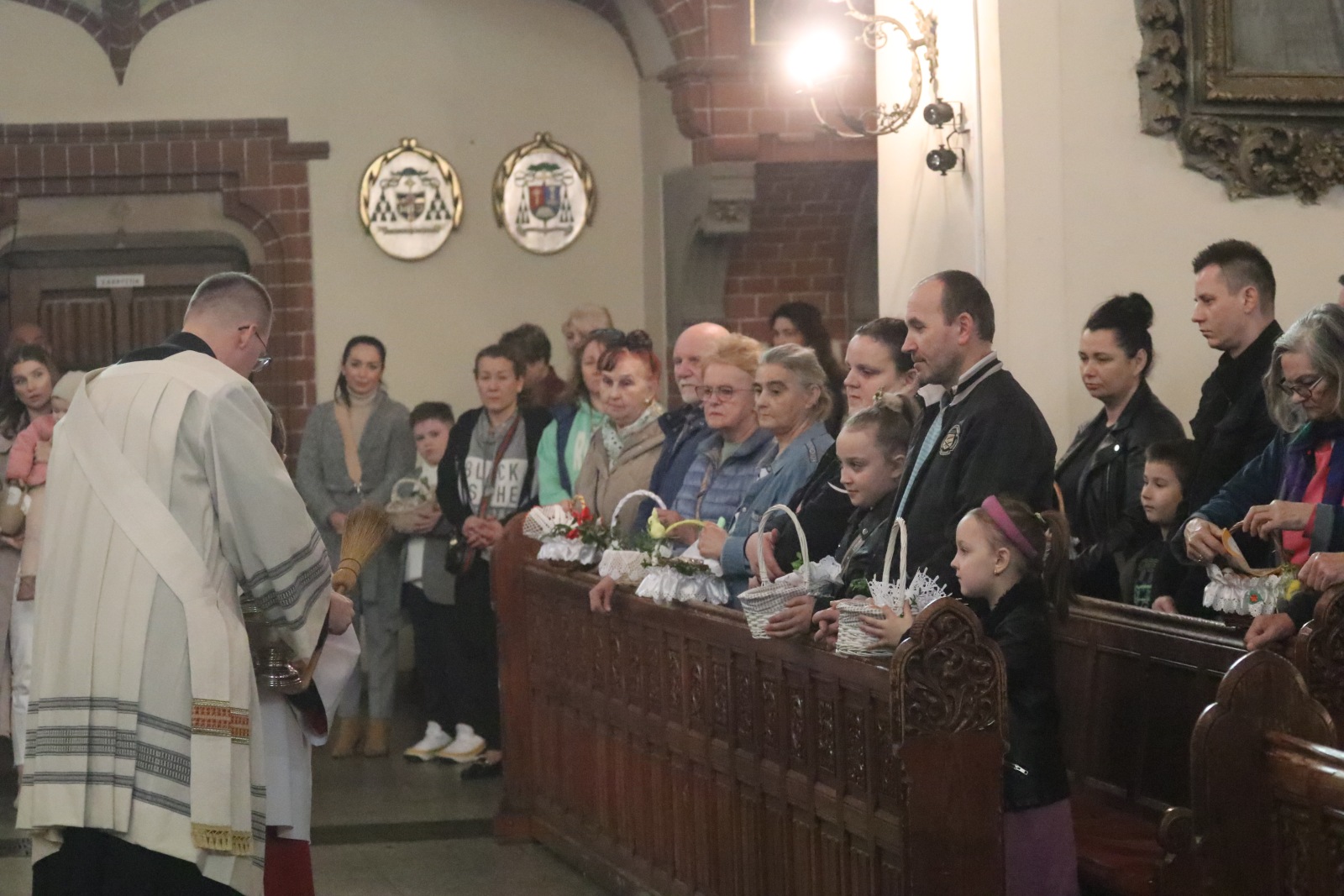 W Wielką Sobotą legniczanie święcą pokarmy