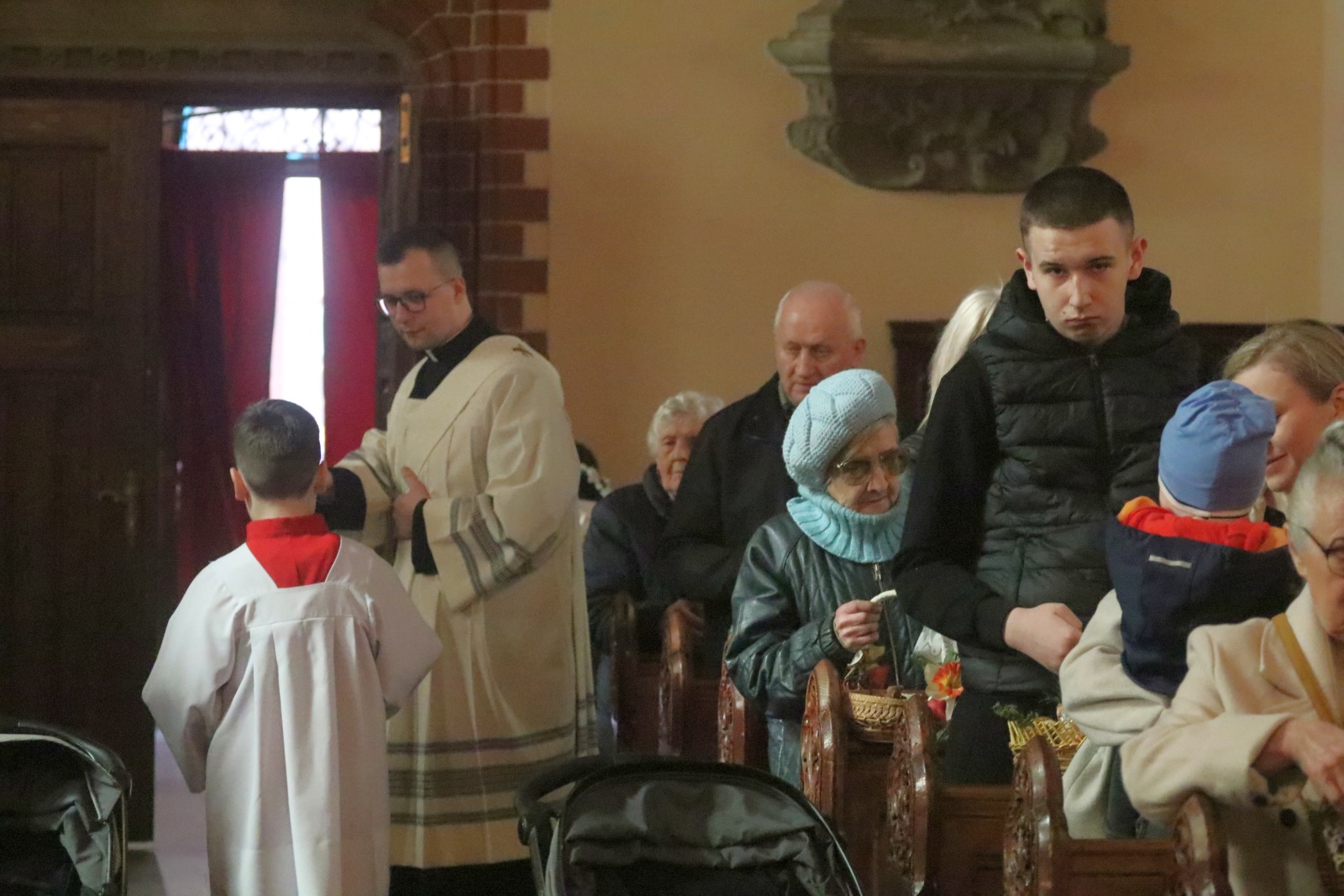W Wielką Sobotą legniczanie święcą pokarmy