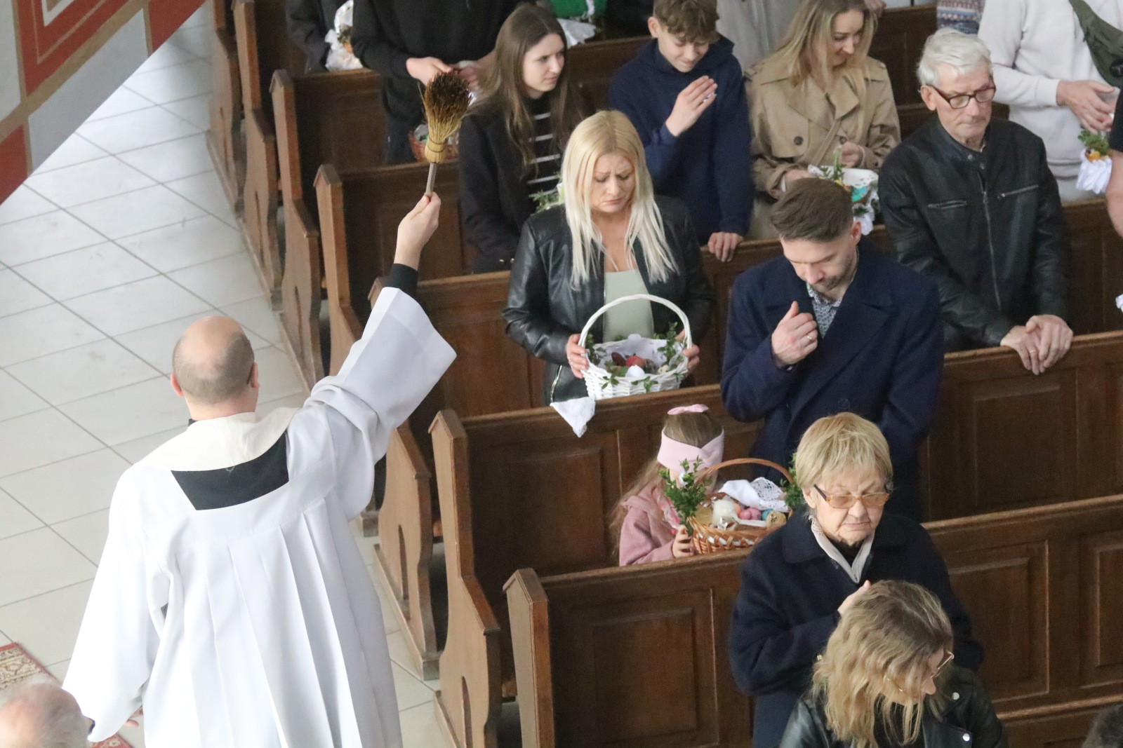 W Wielką Sobotą legniczanie święcą pokarmy