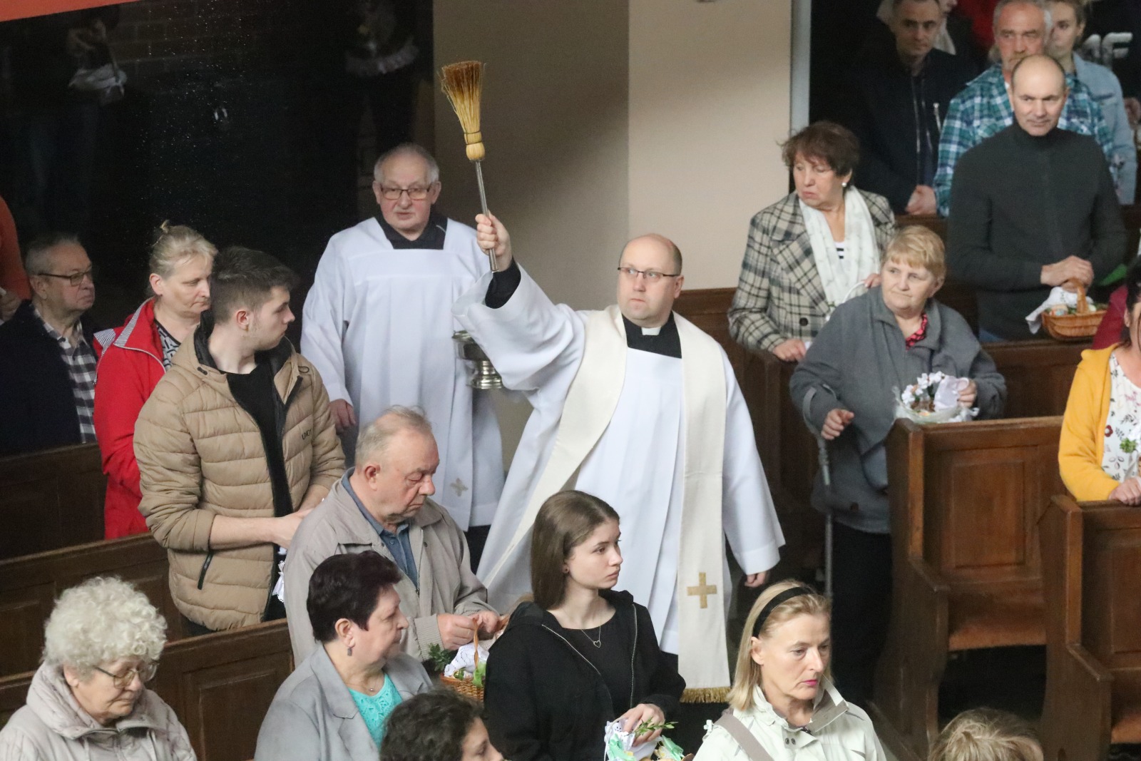 W Wielką Sobotą legniczanie święcą pokarmy