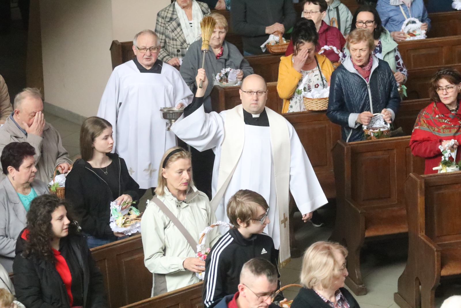 W Wielką Sobotą legniczanie święcą pokarmy