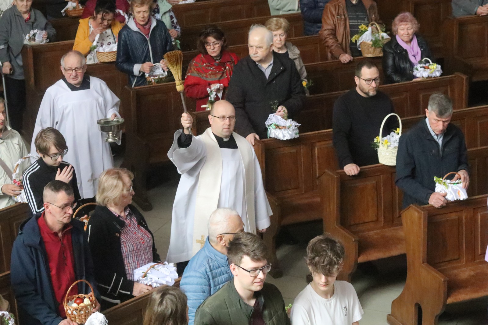 W Wielką Sobotą legniczanie święcą pokarmy