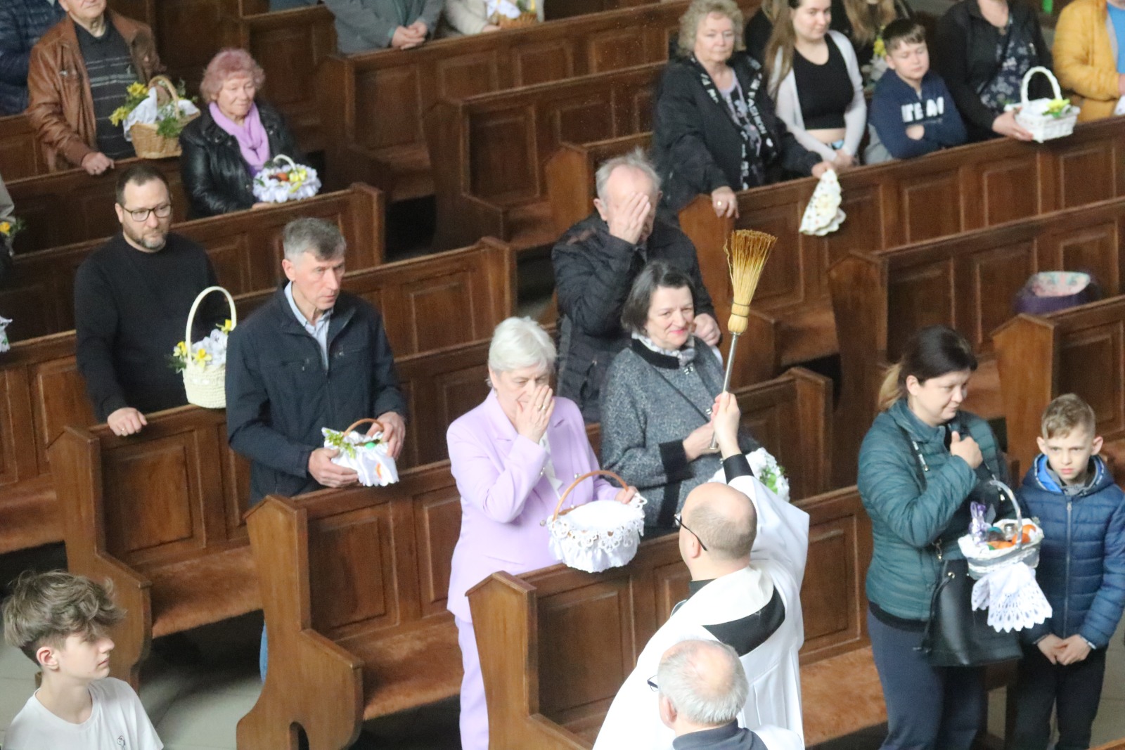 W Wielką Sobotą legniczanie święcą pokarmy