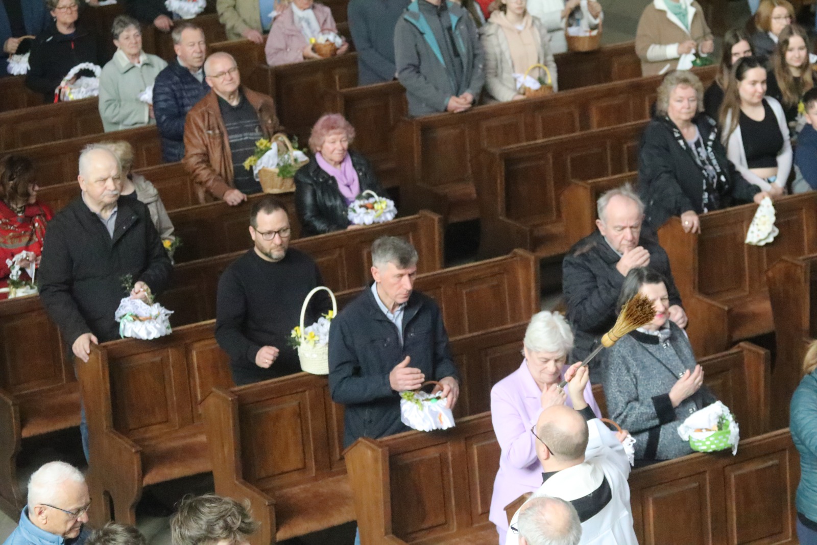 W Wielką Sobotą legniczanie święcą pokarmy