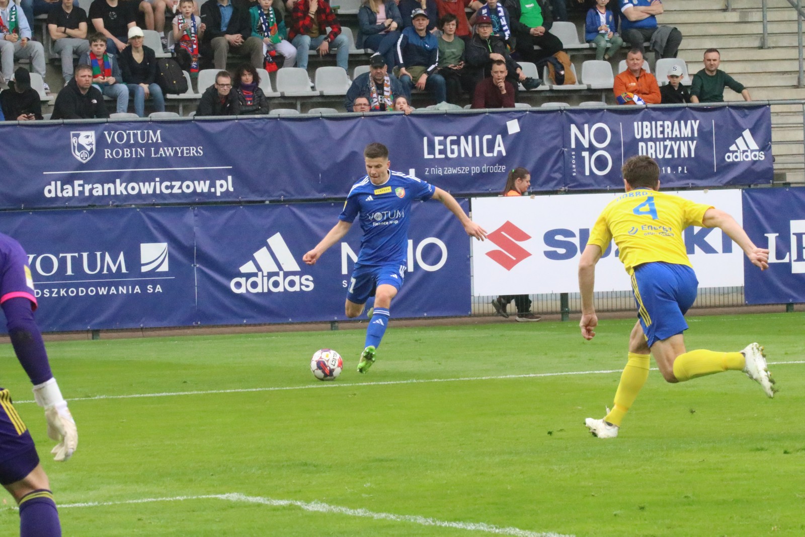 Miedź Legnica przegrywa z liderem w Wielką Sobotę