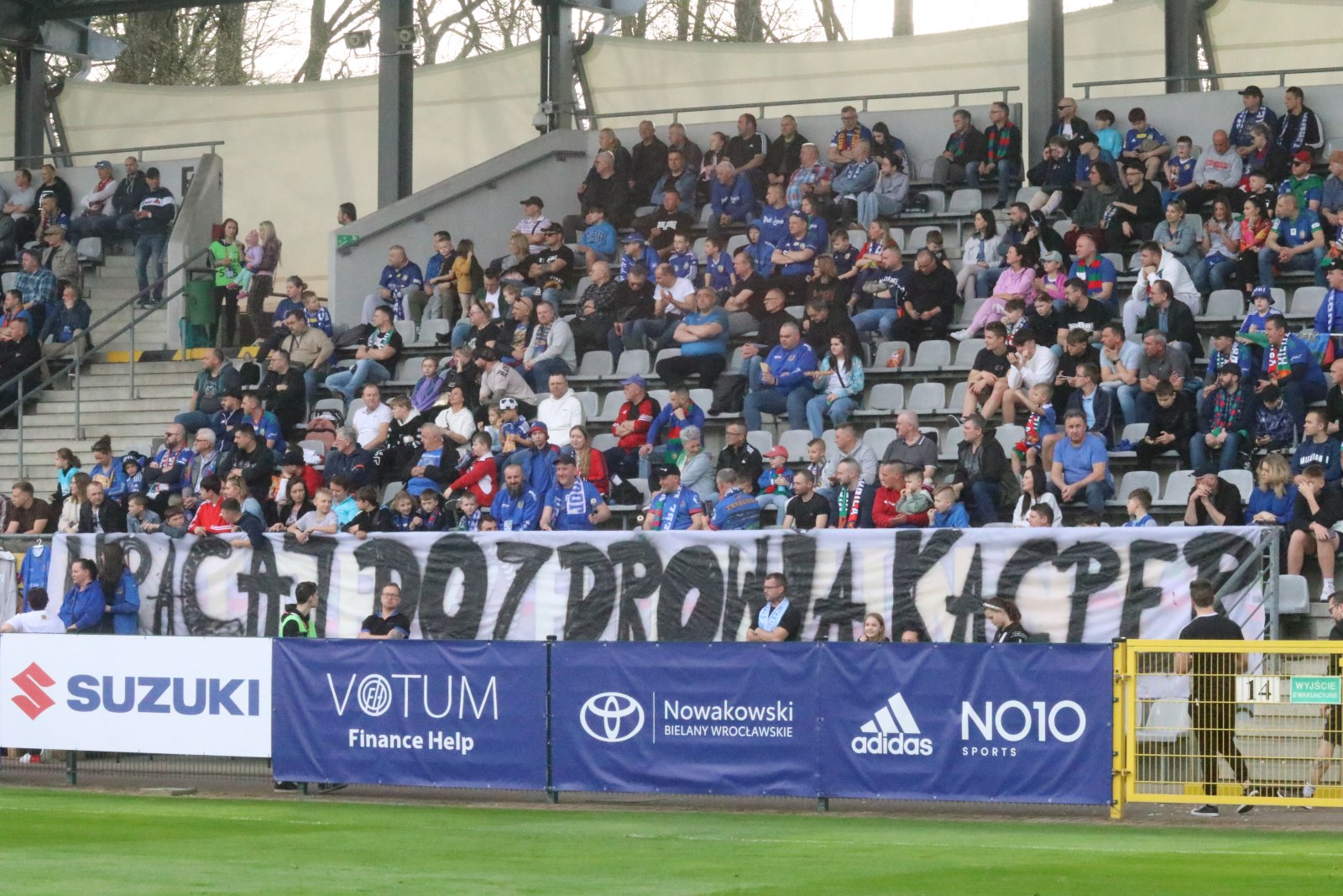 Blisko 4,5 tysiaca widzów oglądało przegrany mecz Miedzi Legnica