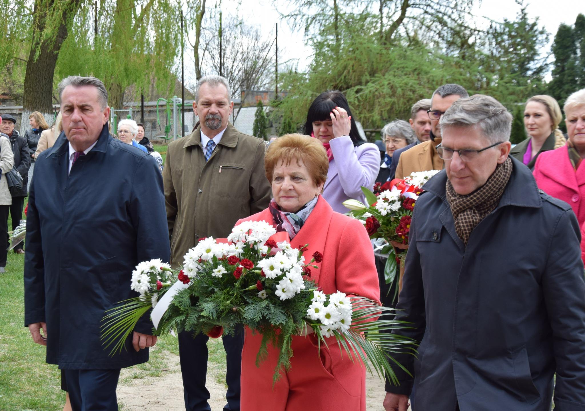 Odsłonięcie tablicy pamiątkowej w Mikołajowicach