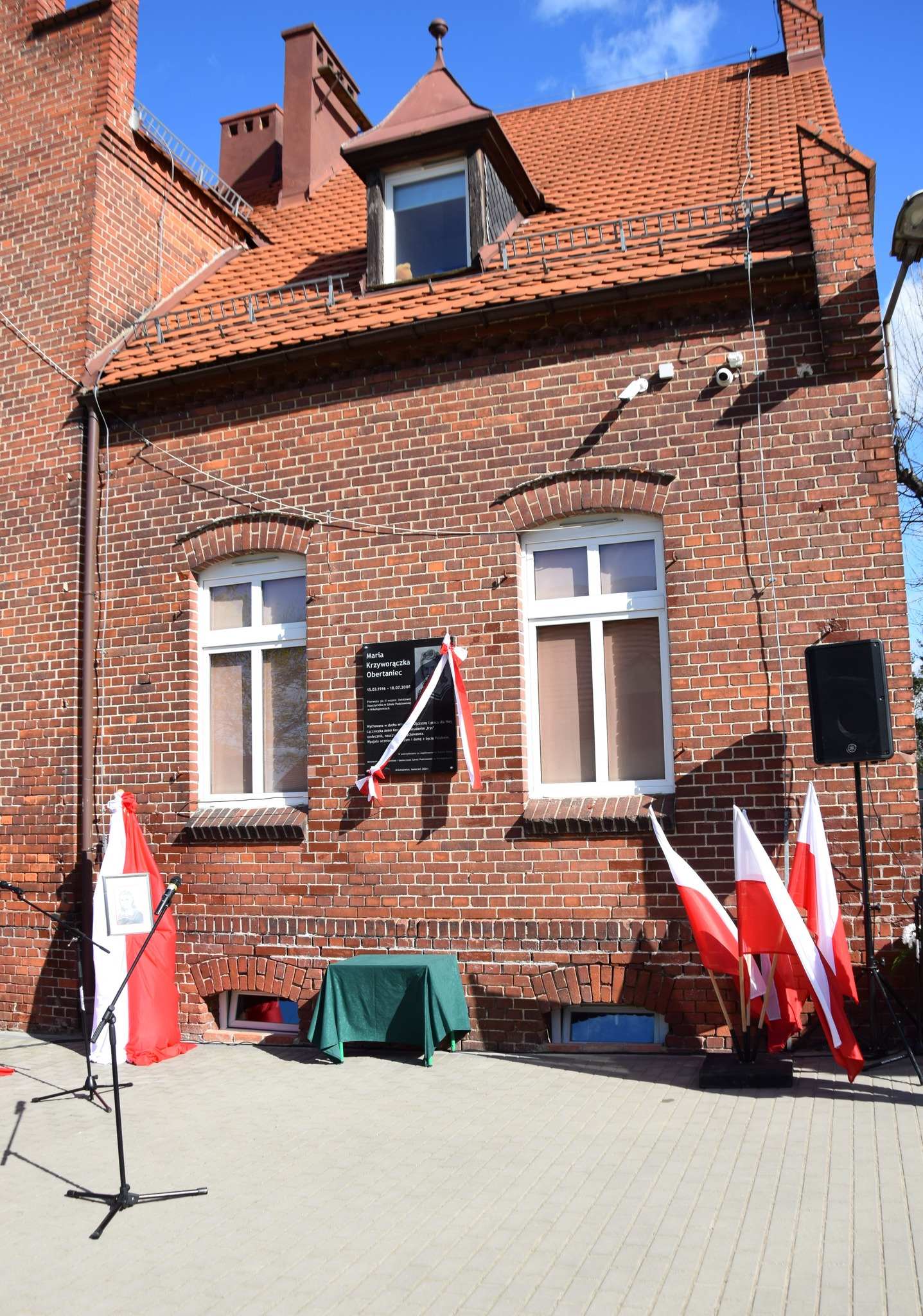 Odsłonięcie tablicy pamiątkowej w Mikołajowicach