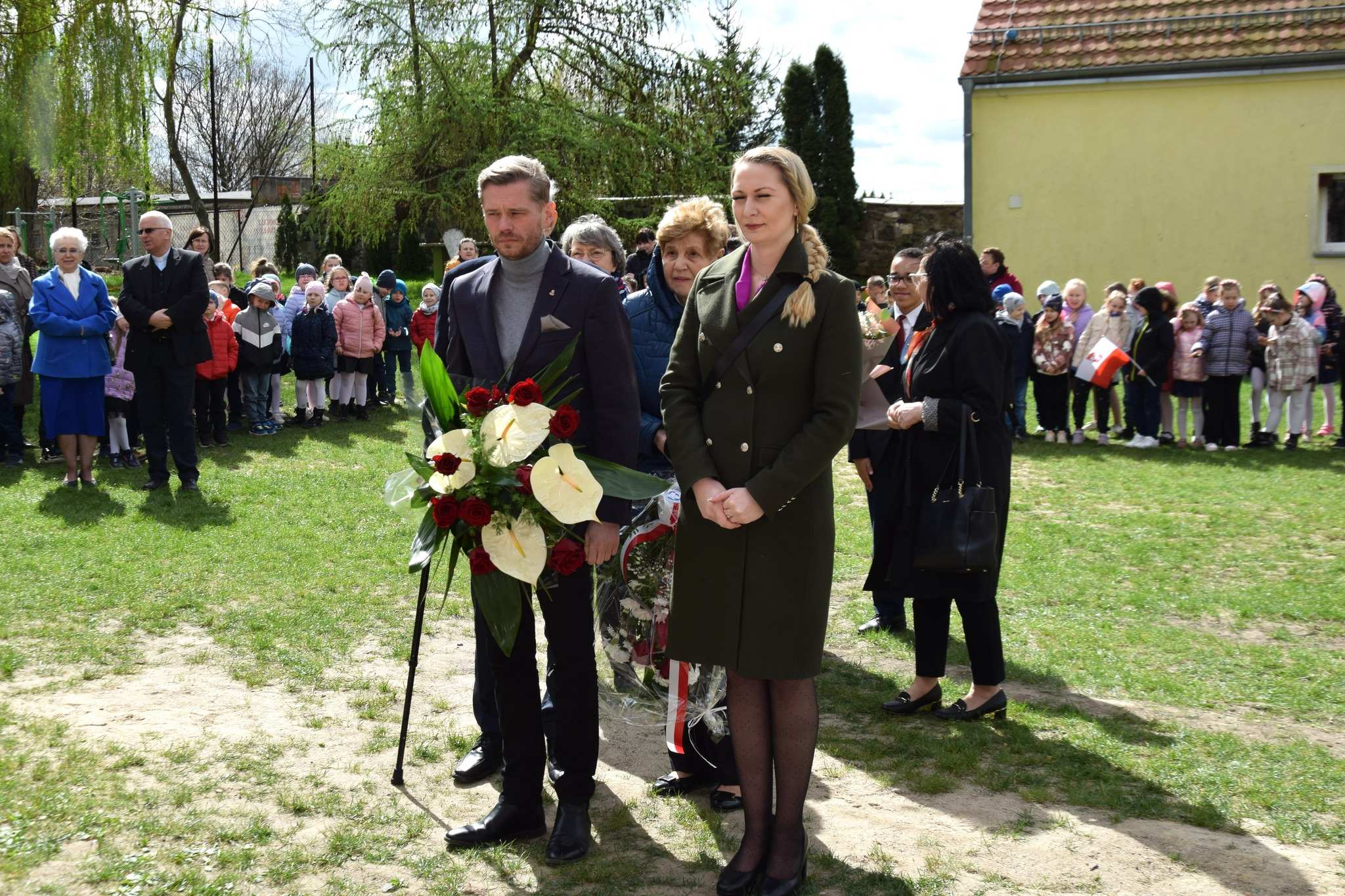 Odsłonięcie tablicy pamiątkowej w Mikołajowicach