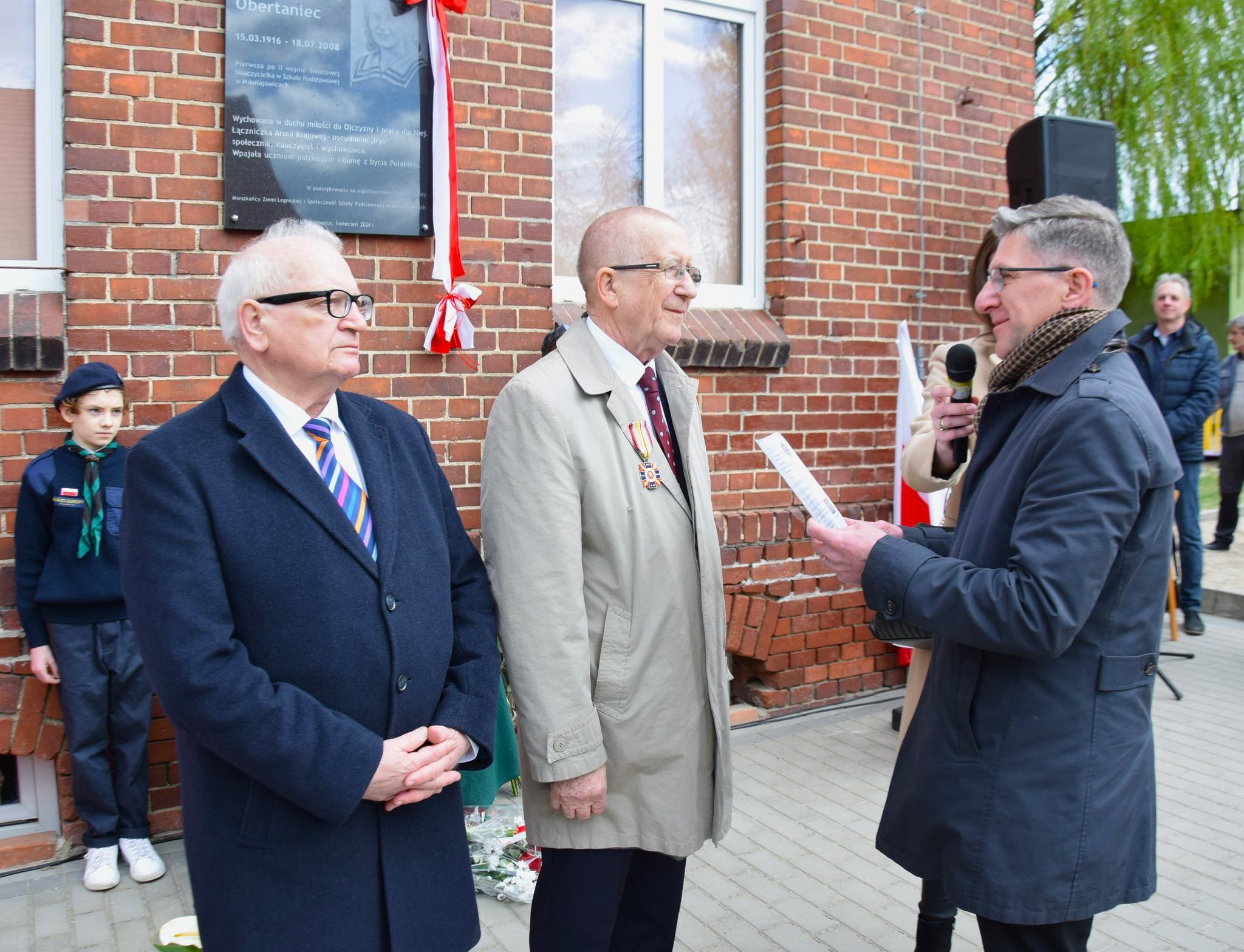 Odsłonięcie tablicy pamiątkowej w Mikołajowicach