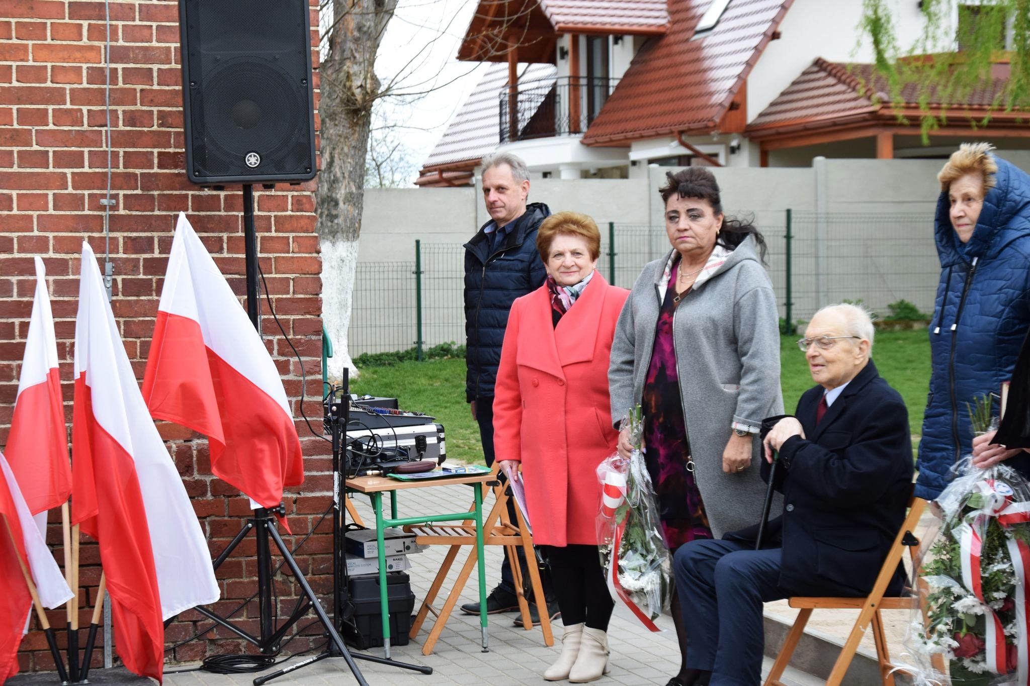 Odsłonięcie tablicy pamiątkowej w Mikołajowicach