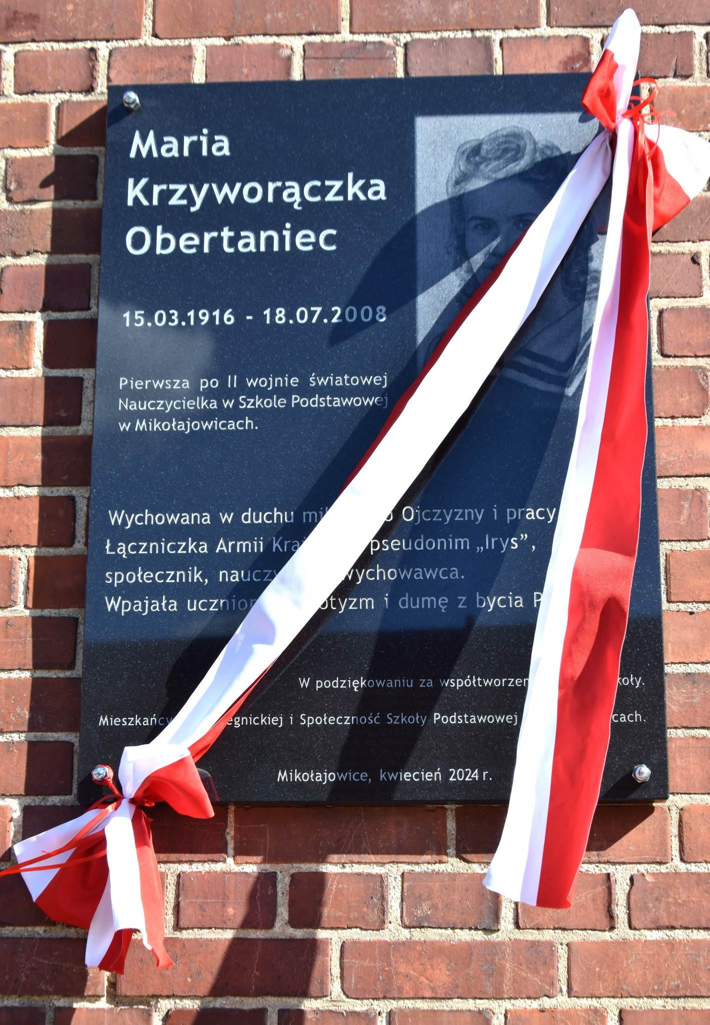 Odsłonięcie tablicy pamiątkowej w Mikołajowicach