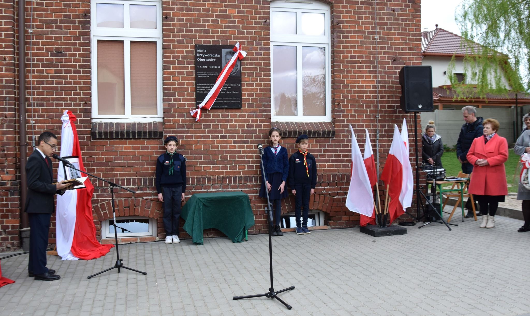 Odsłonięcie tablicy pamiątkowej w Mikołajowicach