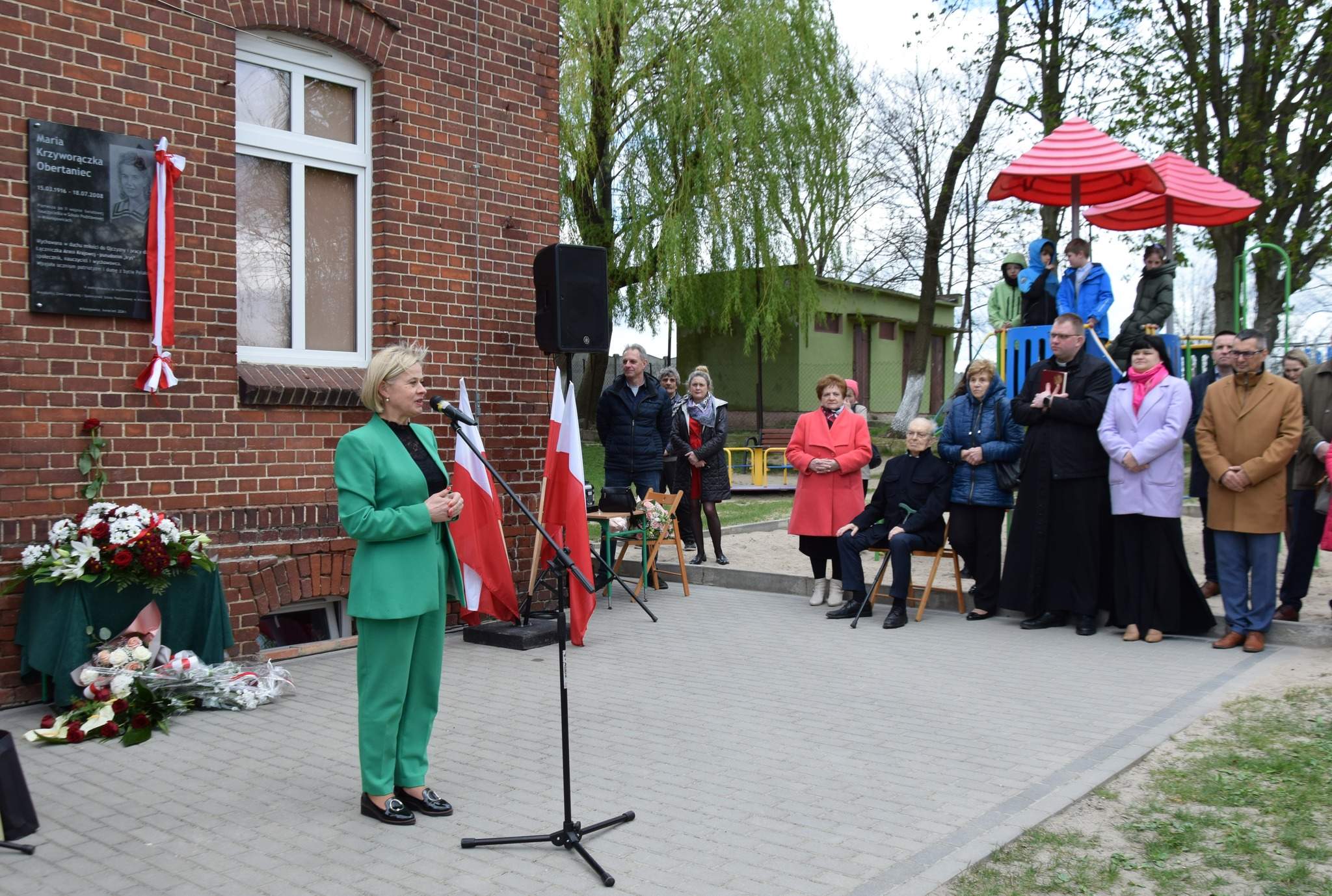 Odsłonięcie tablicy pamiątkowej w Mikołajowicach