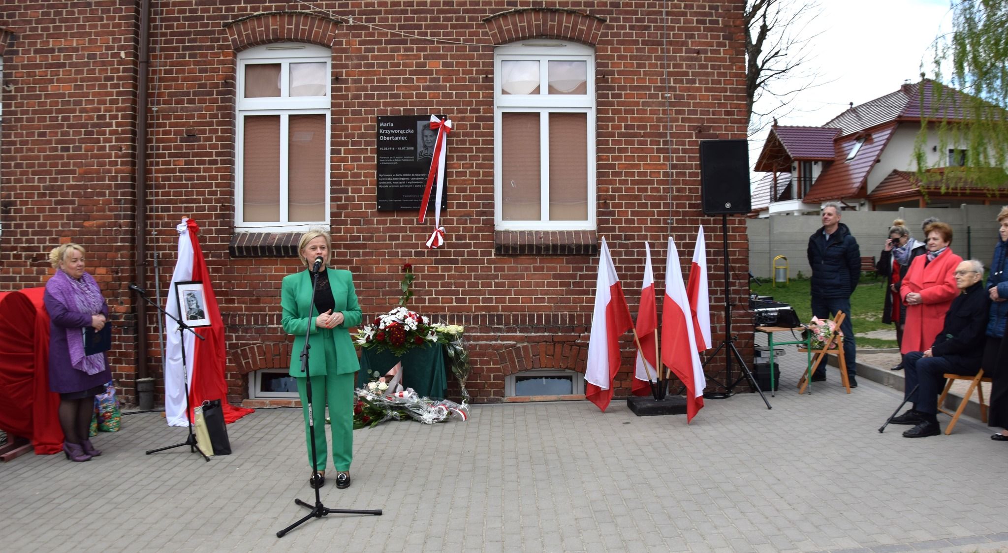 Odsłonięcie tablicy pamiątkowej w Mikołajowicach