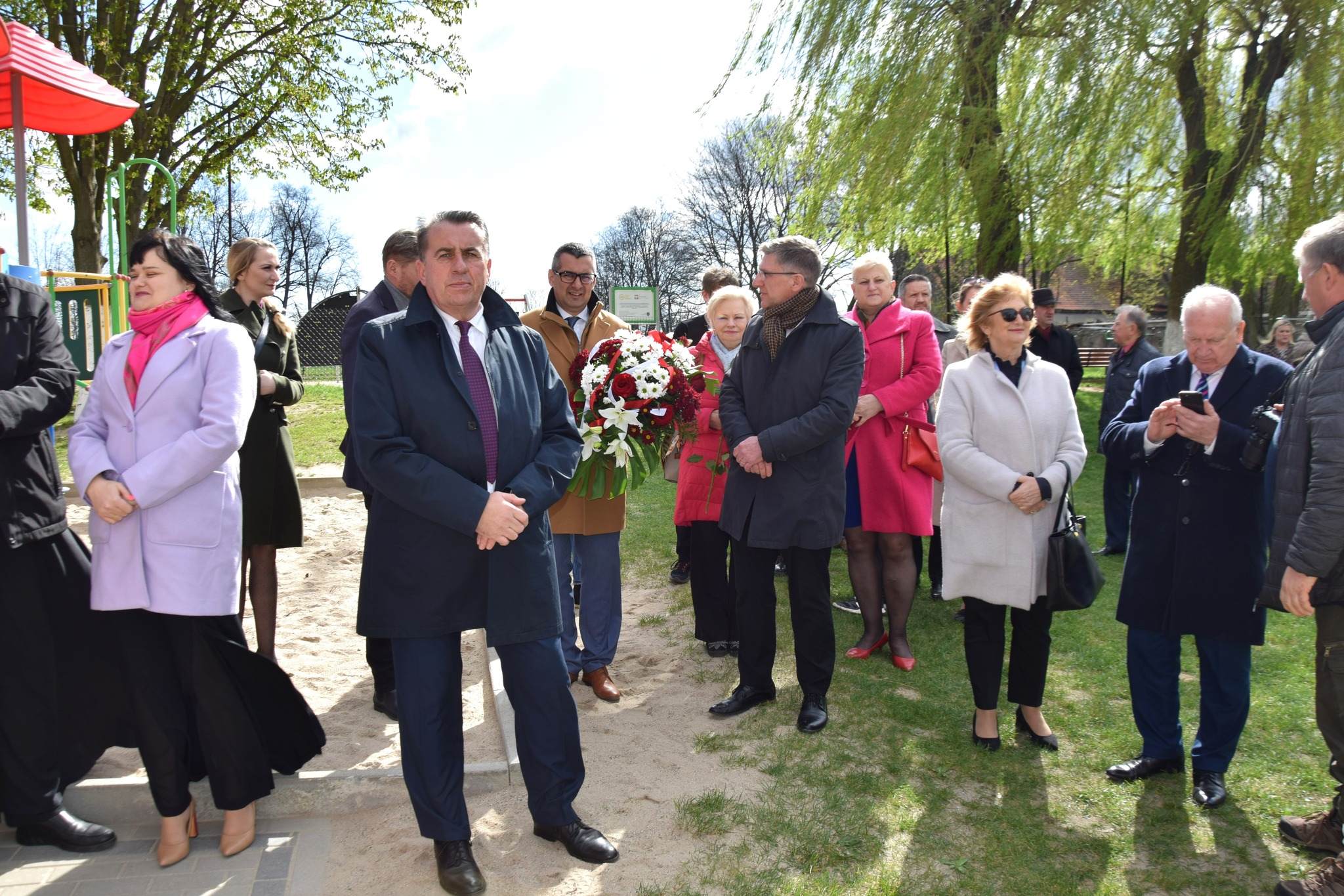Odsłonięcie tablicy pamiątkowej w Mikołajowicach
