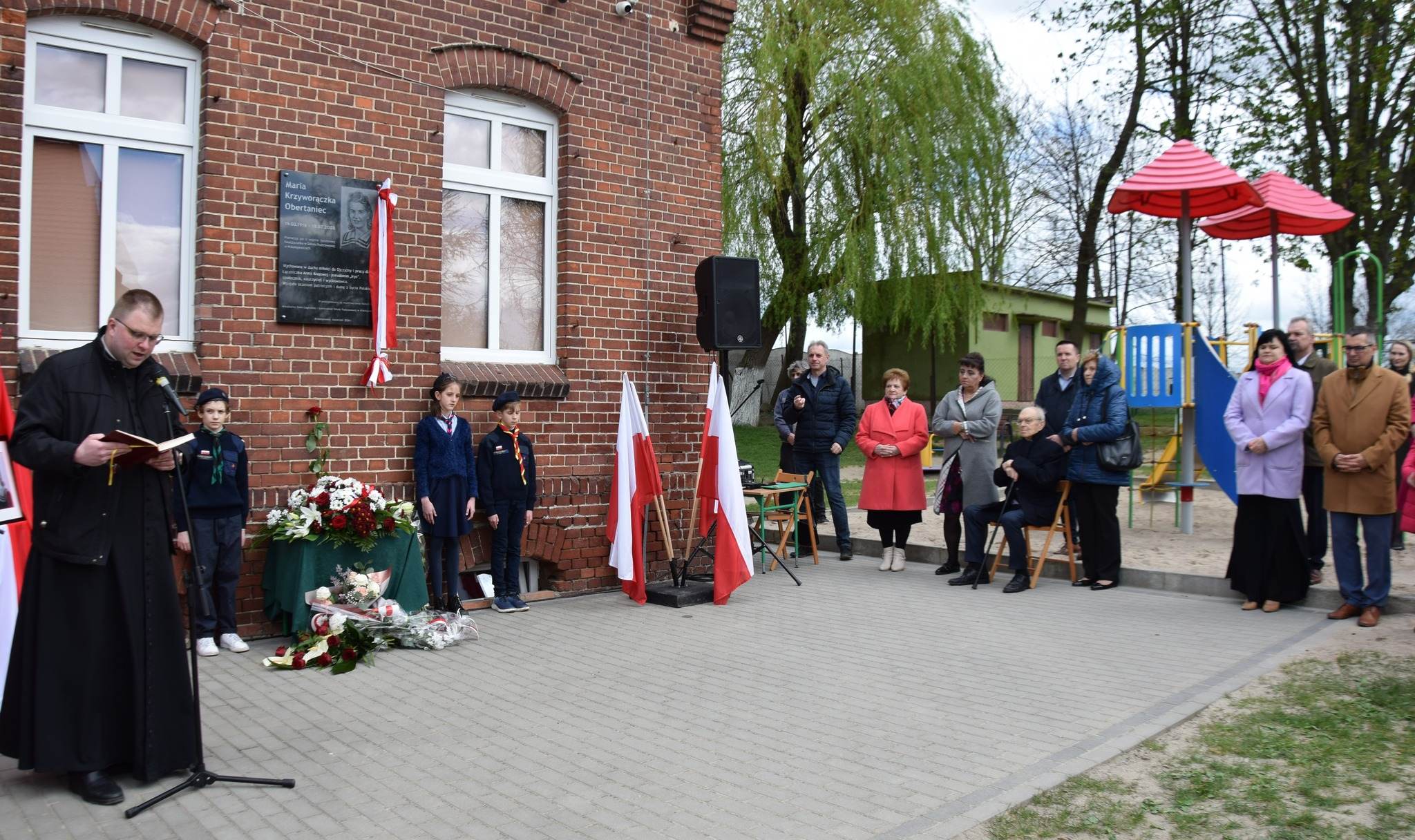 Odsłonięcie tablicy pamiątkowej w Mikołajowicach