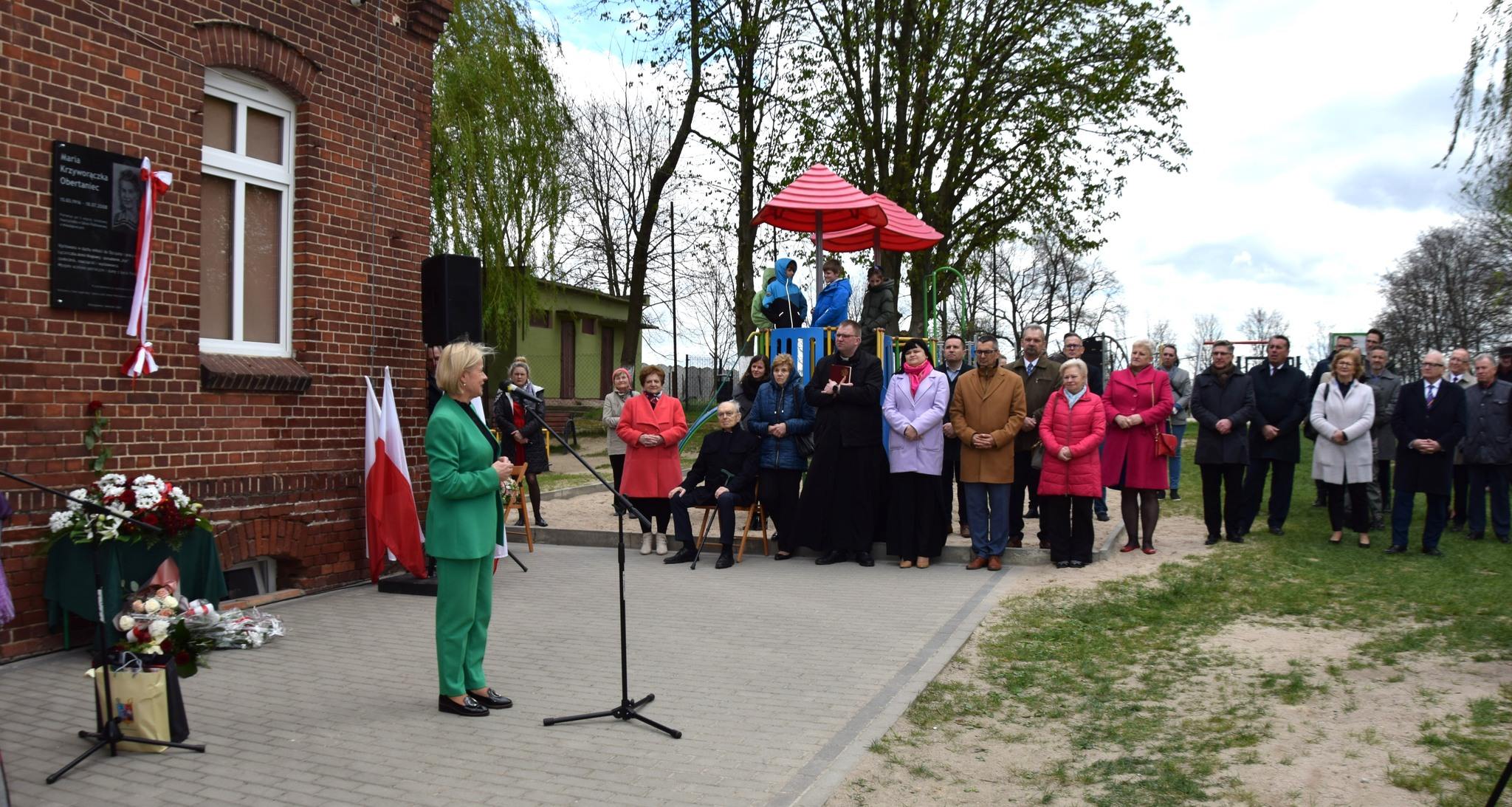 Odsłonięcie tablicy pamiątkowej w Mikołajowicach