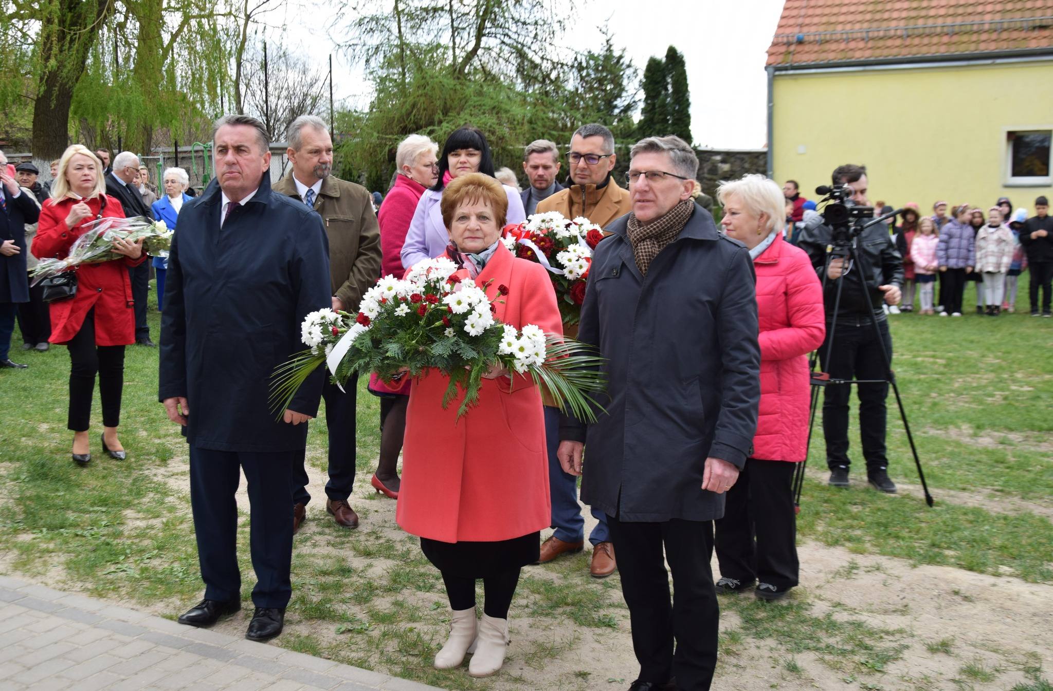 Odsłonięcie tablicy pamiątkowej w Mikołajowicach