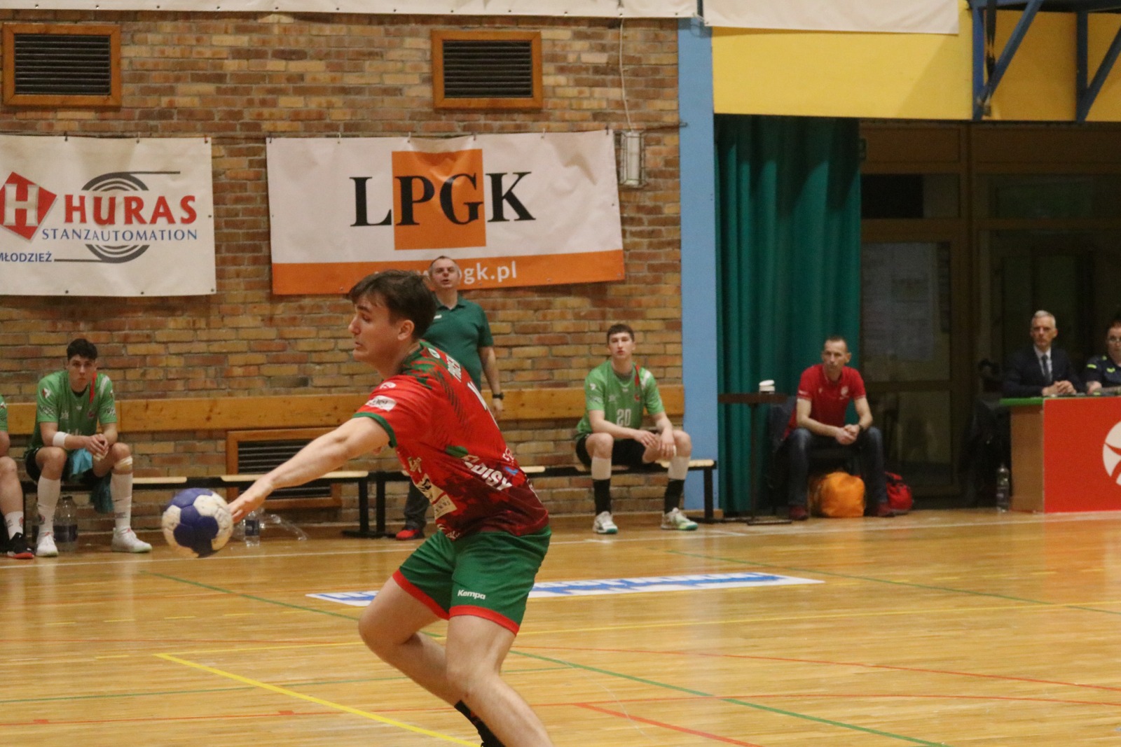 Trzecia wygrana z rzędu Siódemki Miedź Huras Legnica
