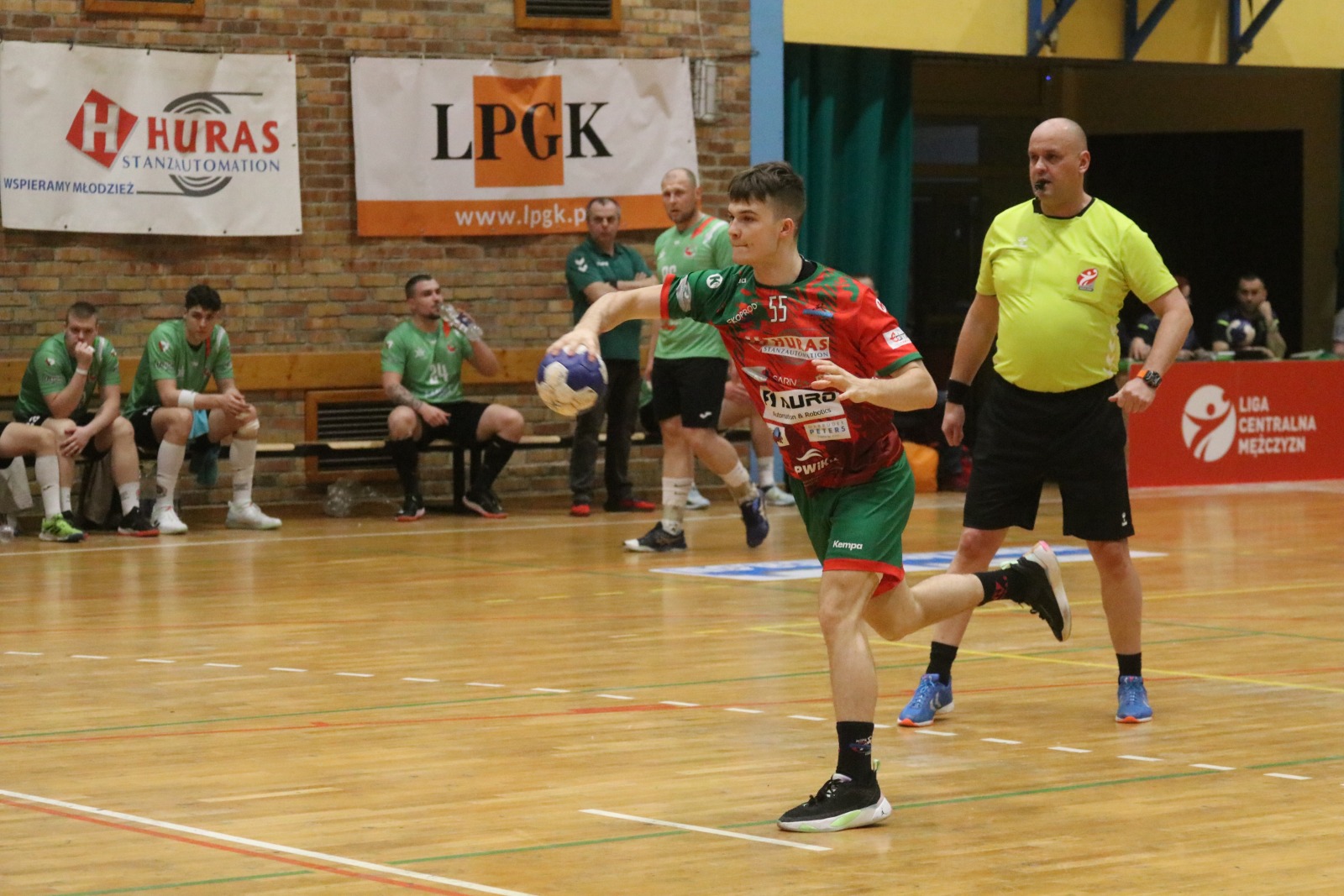 Trzecia wygrana z rzędu Siódemki Miedź Huras Legnica