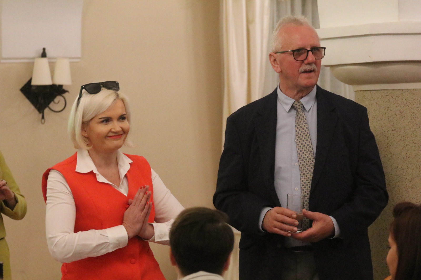 Wybory 2024. Sztaby wyborcze kandydatów w oczekiwaniu na wyniki