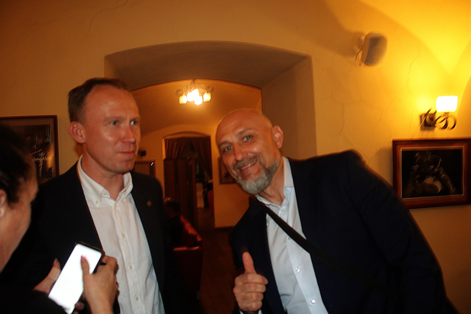 Wybory 2024. Sztaby wyborcze kandydatów w oczekiwaniu na wyniki