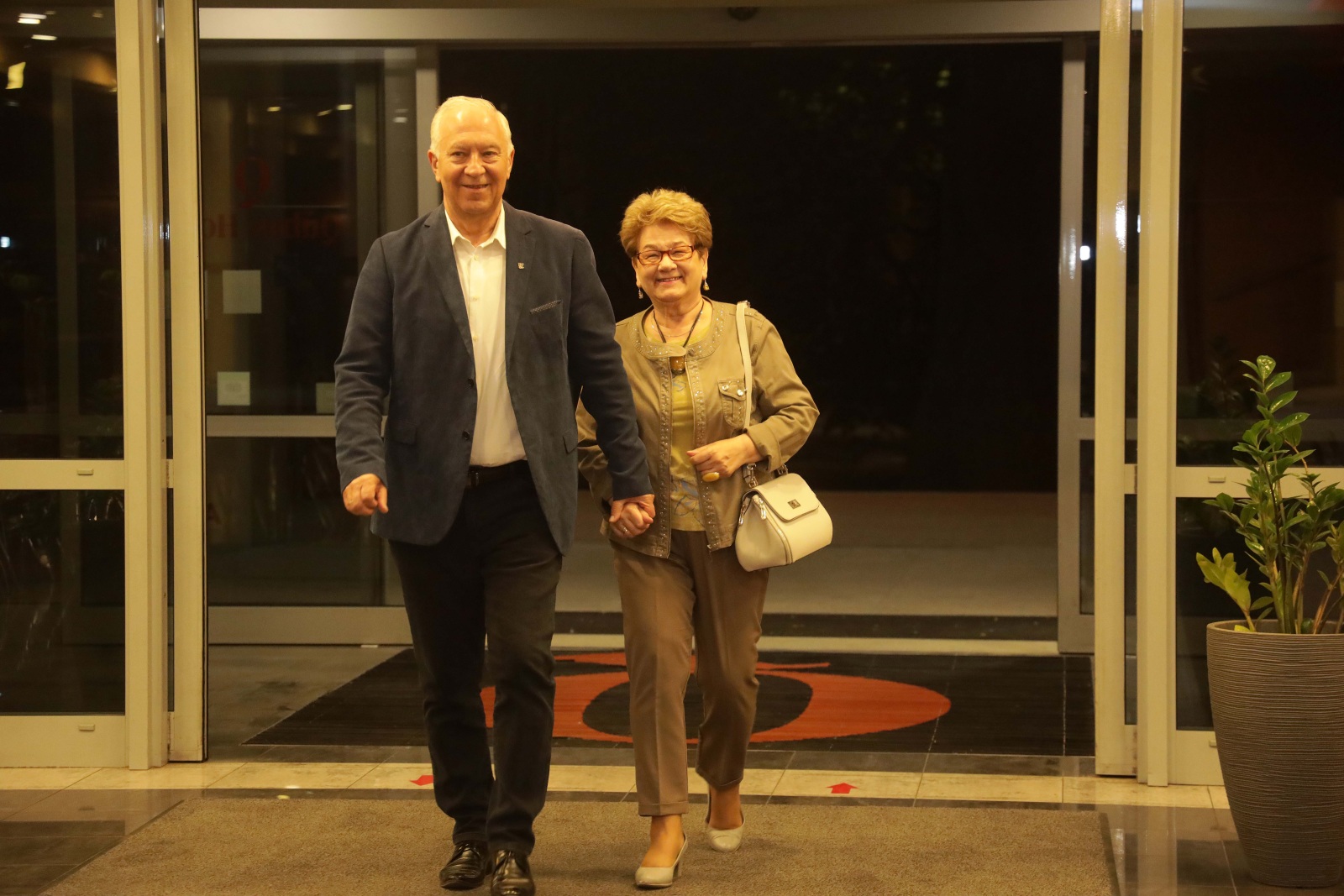 Wybory 2024. Sztaby wyborcze kandydatów w oczekiwaniu na wyniki