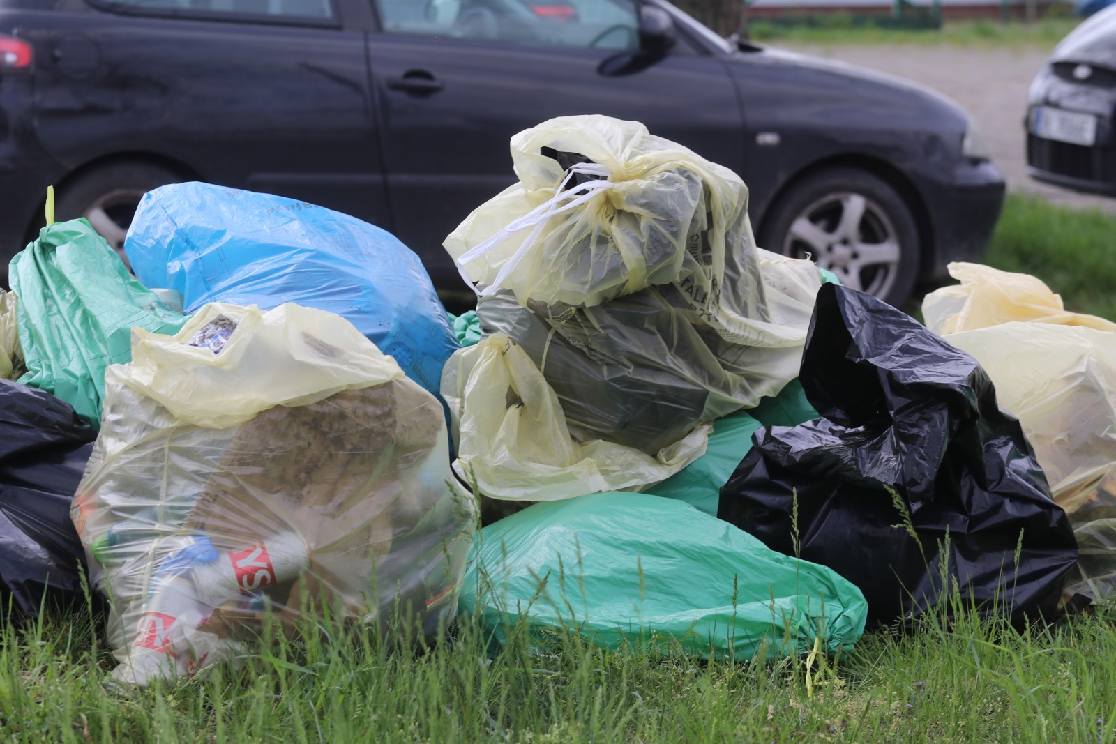 W Kunicach wspólnie sprzątali naszą Ziemię