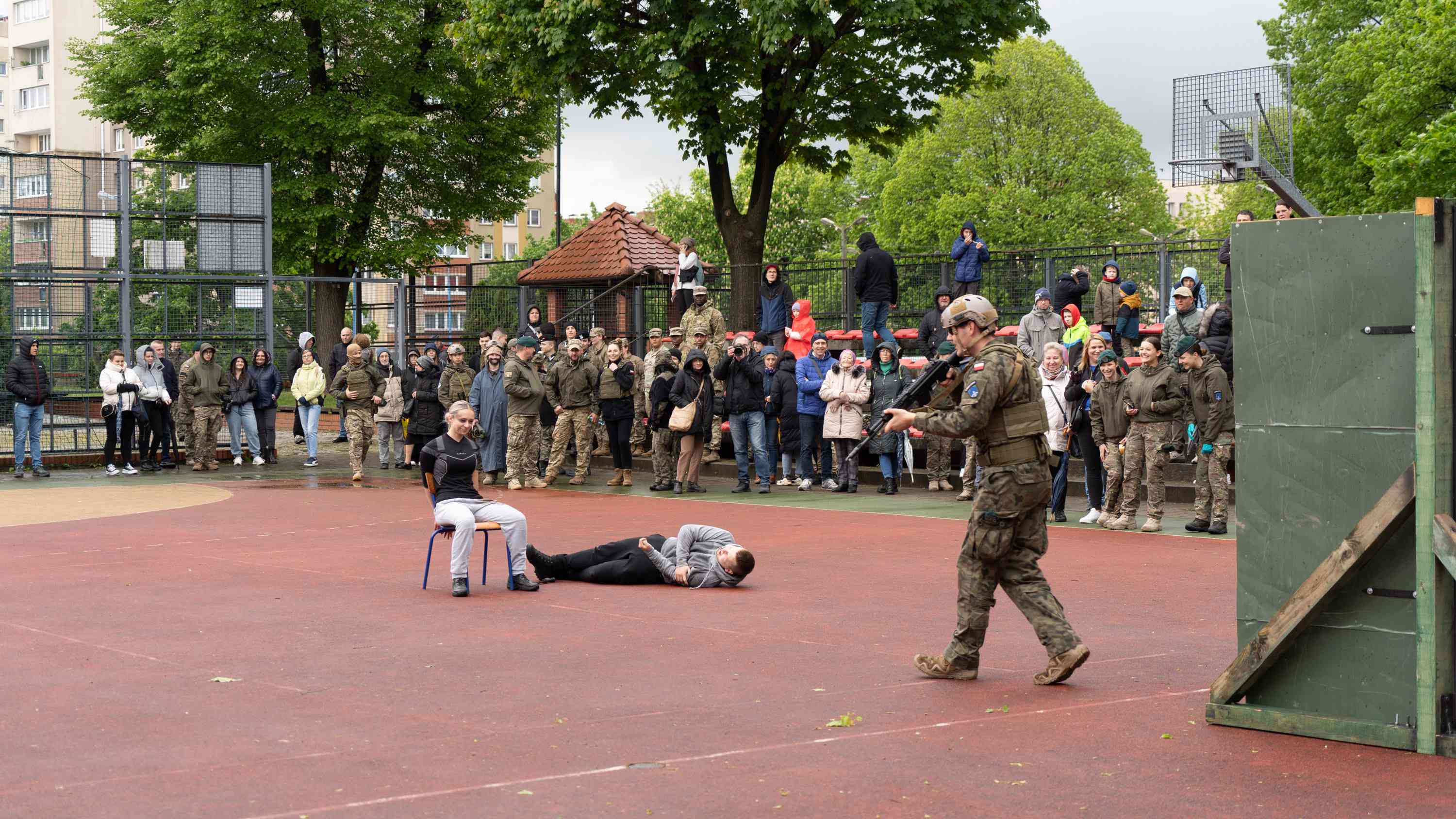Piknik wojskowy i drzwi otwarte na Zamku Piastowskim w Legnicy	