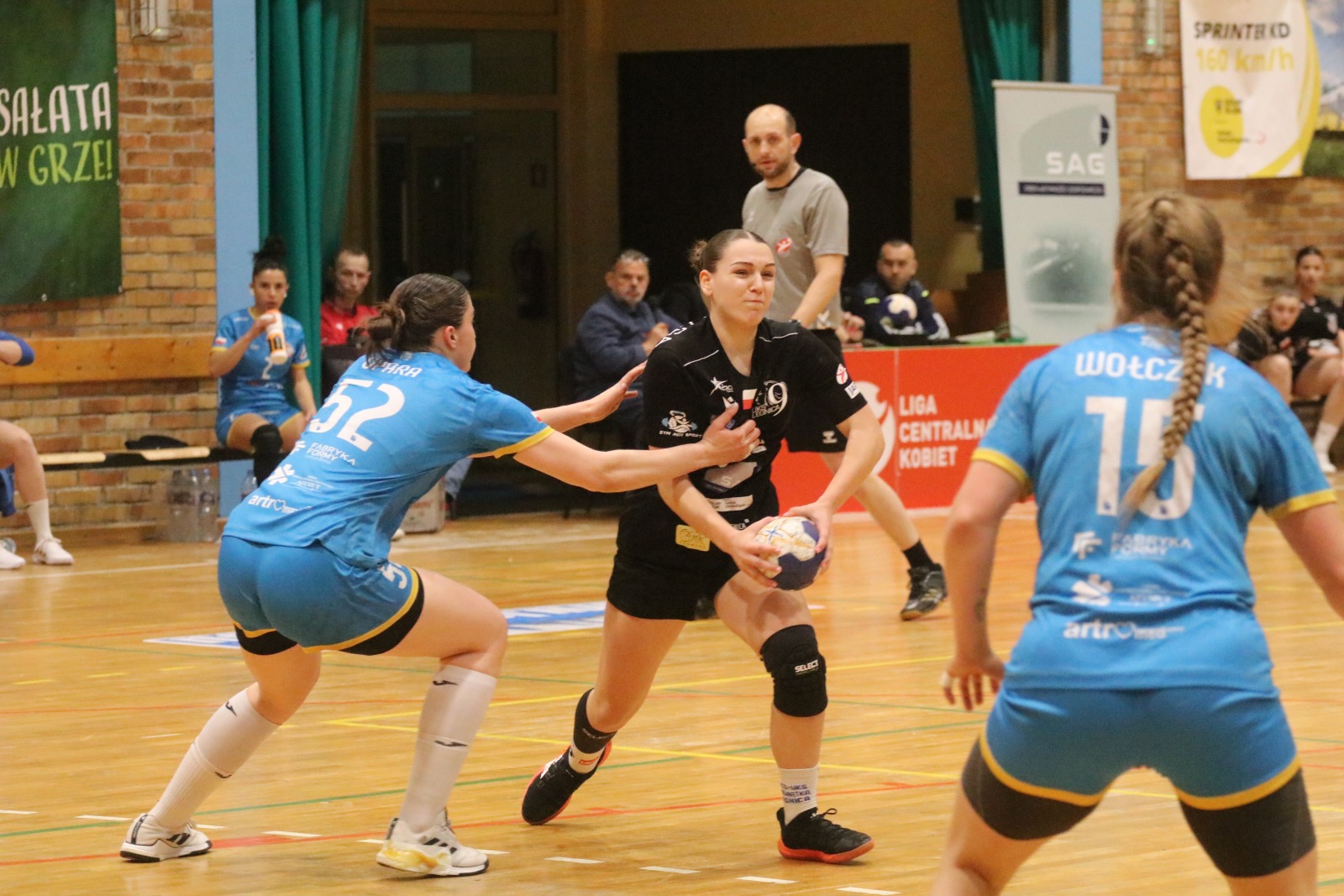 Drużyna Dziewiątki Legnica bez szans w starciu z viceliderem