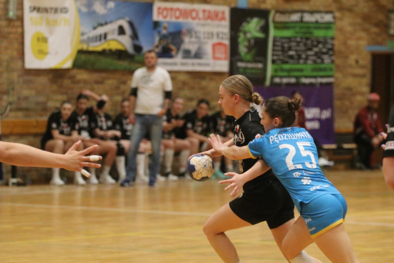 Drużyna Dziewiątki Legnica bez szans w starciu z viceliderem