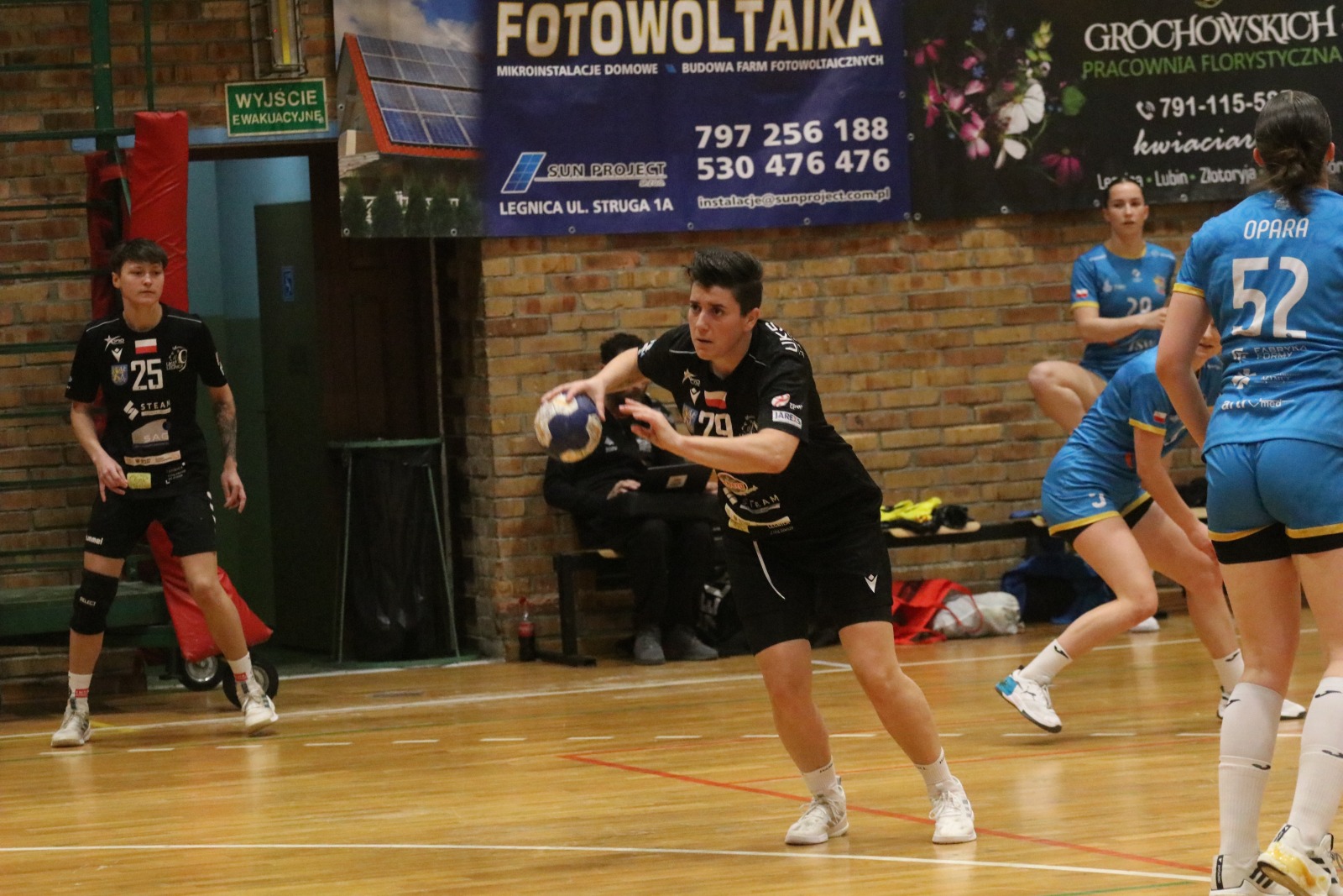 Drużyna Dziewiątki Legnica bez szans w starciu z viceliderem