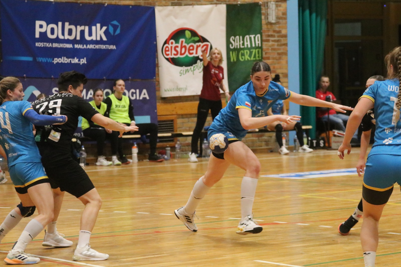 Drużyna Dziewiątki Legnica bez szans w starciu z viceliderem
