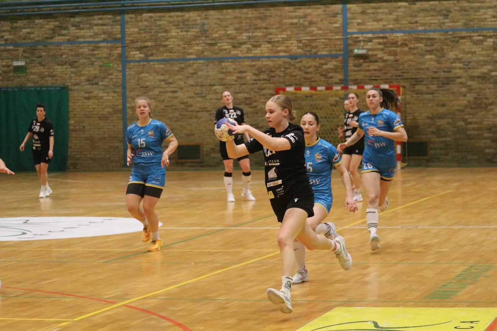 Drużyna Dziewiątki Legnica bez szans w starciu z viceliderem