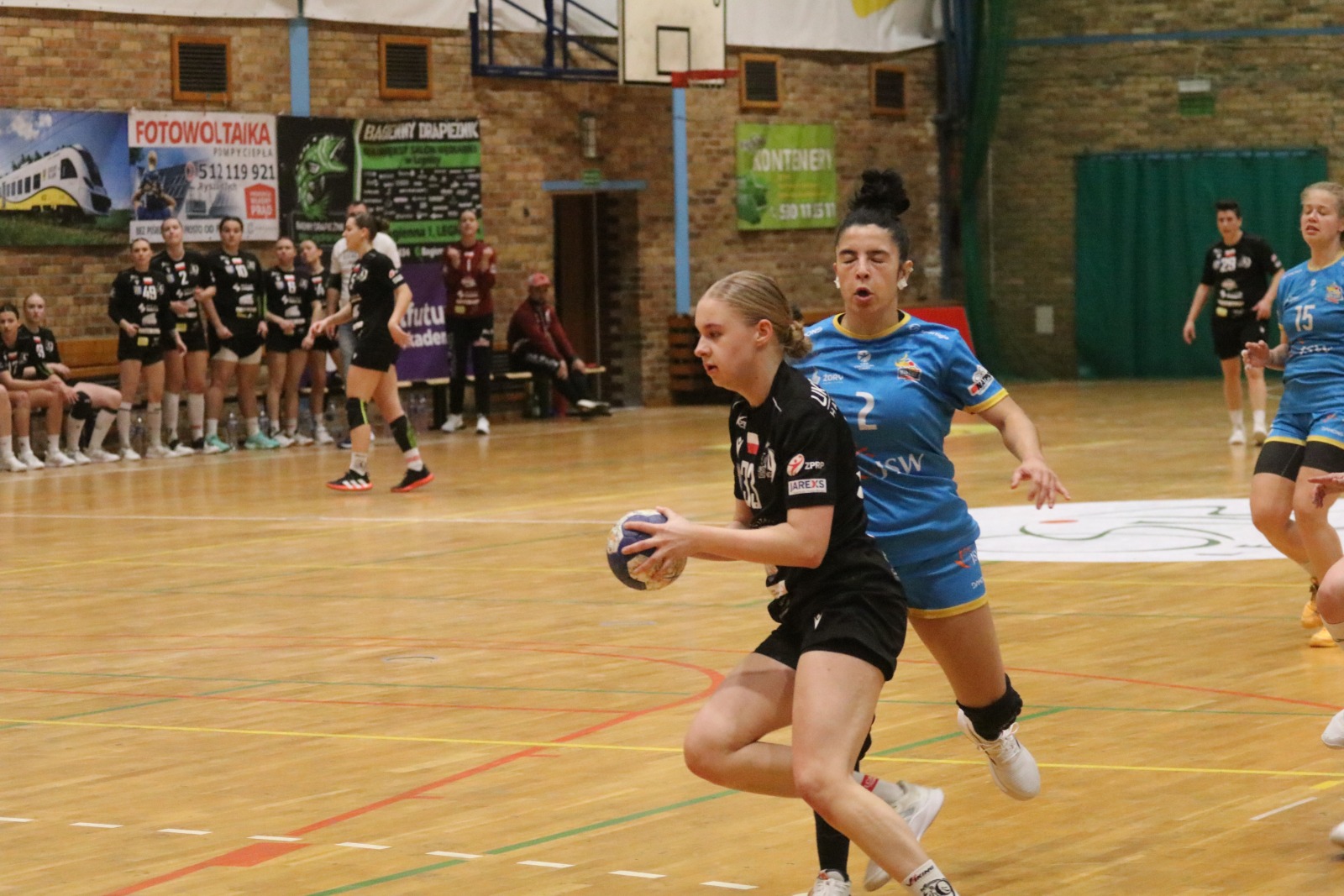 Drużyna Dziewiątki Legnica bez szans w starciu z viceliderem
