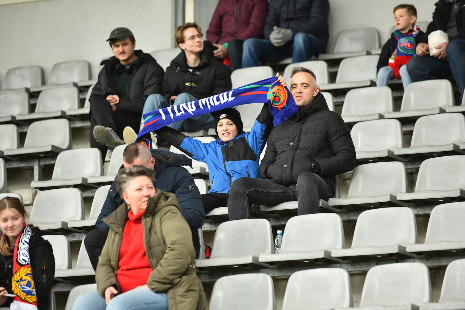 Kibice Miedzi Legnica na trybunach. Zobacz zdjęcia