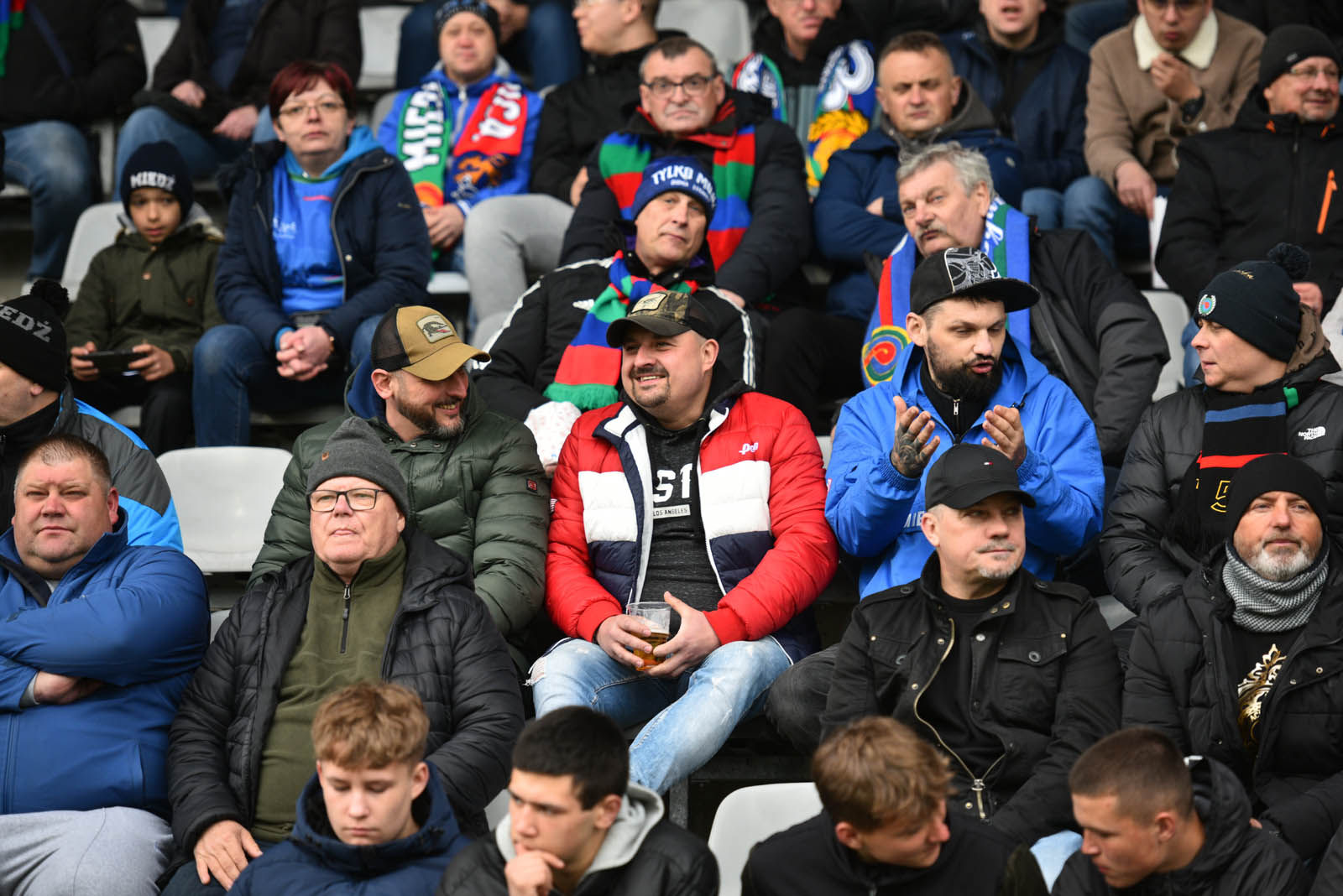 Kibice Miedzi Legnica na trybunach. Zobacz zdjęcia
