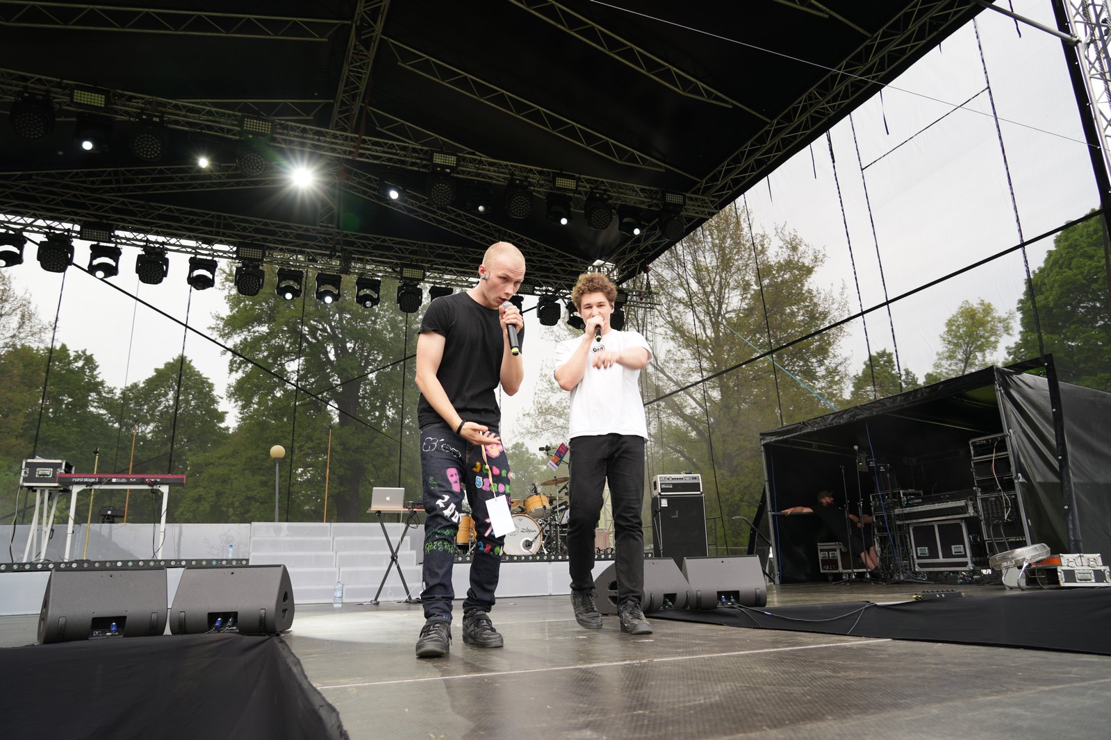 Ewa Farna, Ocelot i lokalni wykonawcy w trzecim dniu majówki