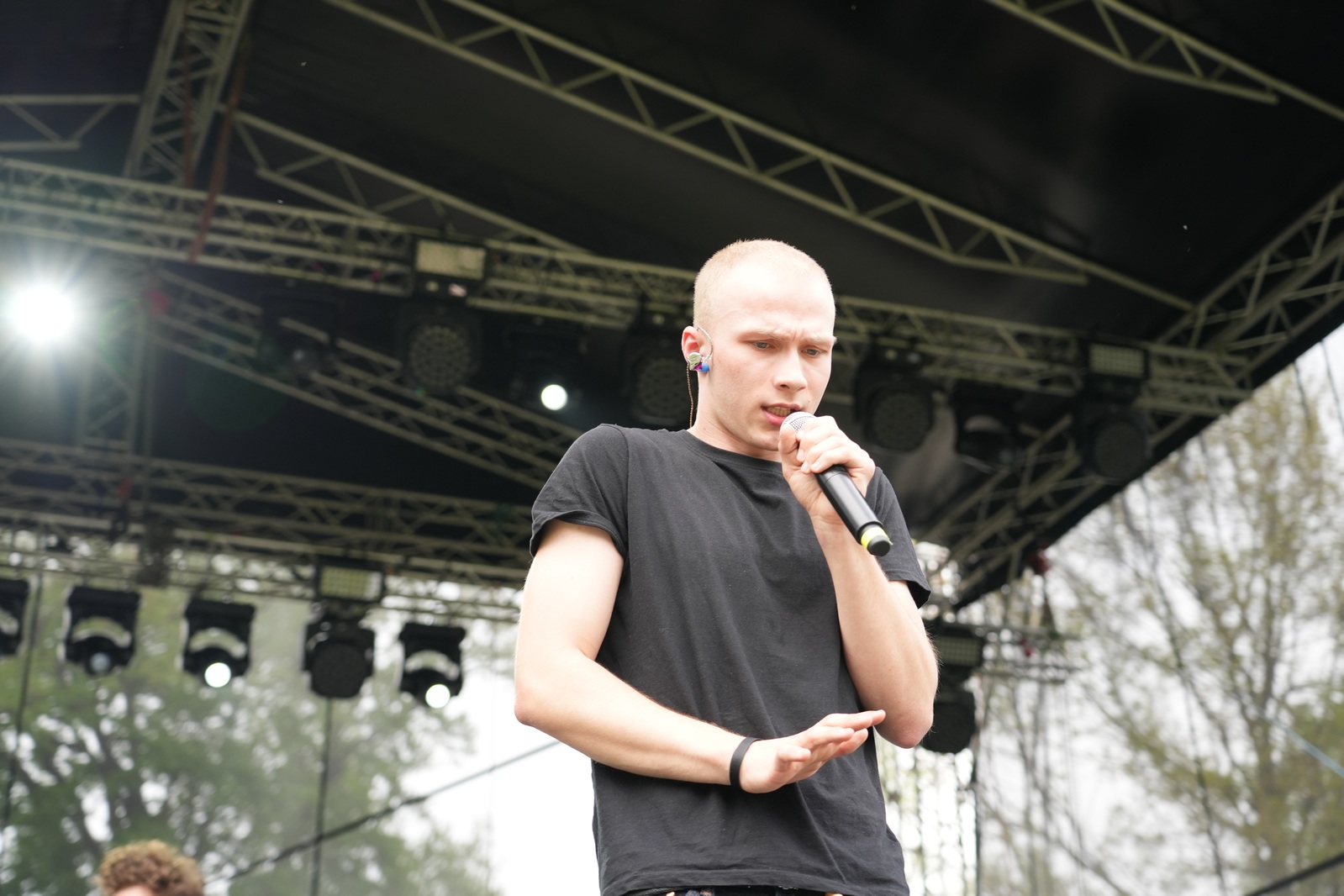 Ewa Farna, Ocelot i lokalni wykonawcy w trzecim dniu majówki