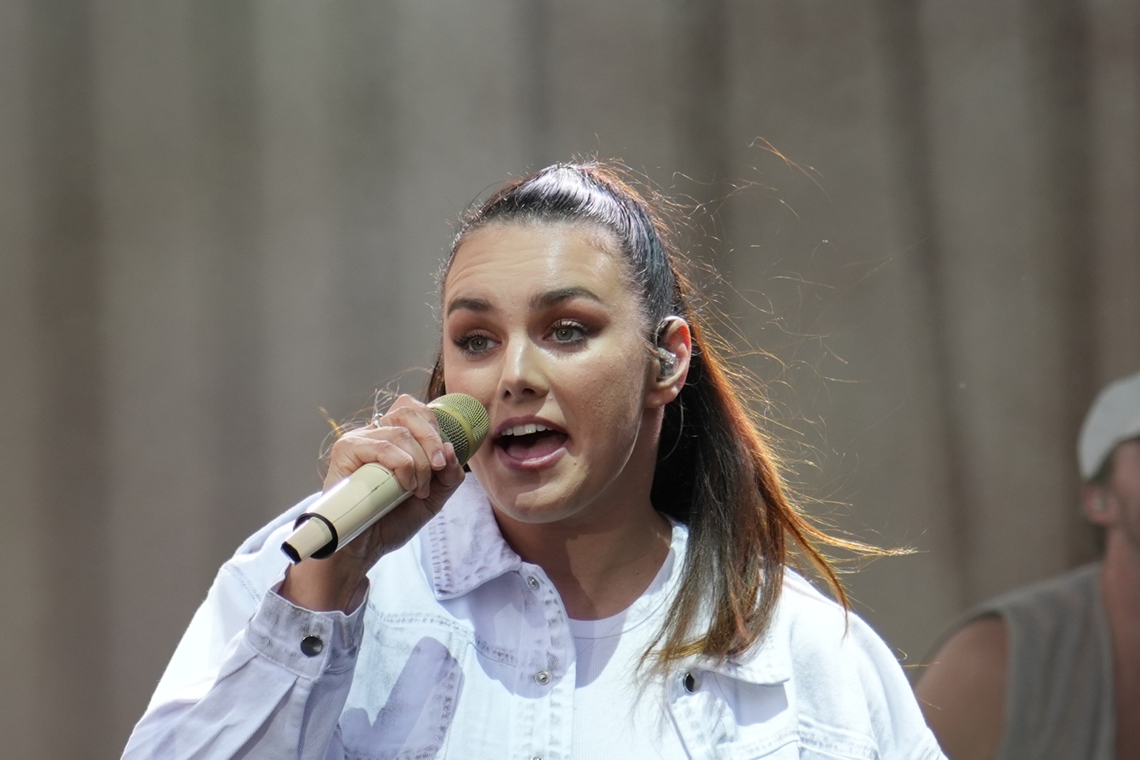 Ewa Farna, Ocelot i lokalni wykonawcy w trzecim dniu majówki