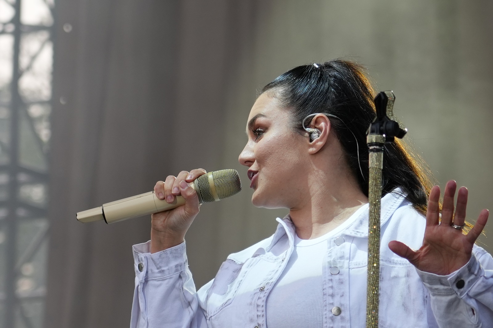 Ewa Farna, Ocelot i lokalni wykonawcy w trzecim dniu majówki