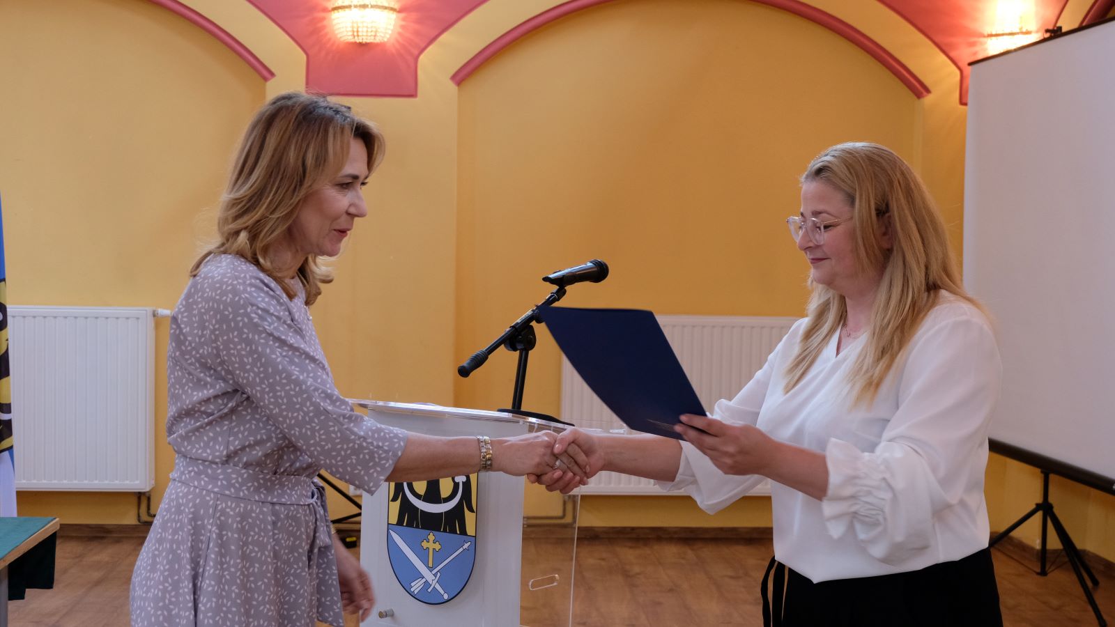 Nowa rada i wójt objęli mandaty i sprawują władzę w gminie