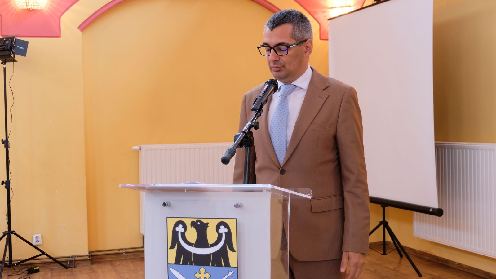 Nowa rada i wójt objęli mandaty i sprawują władzę w gminie