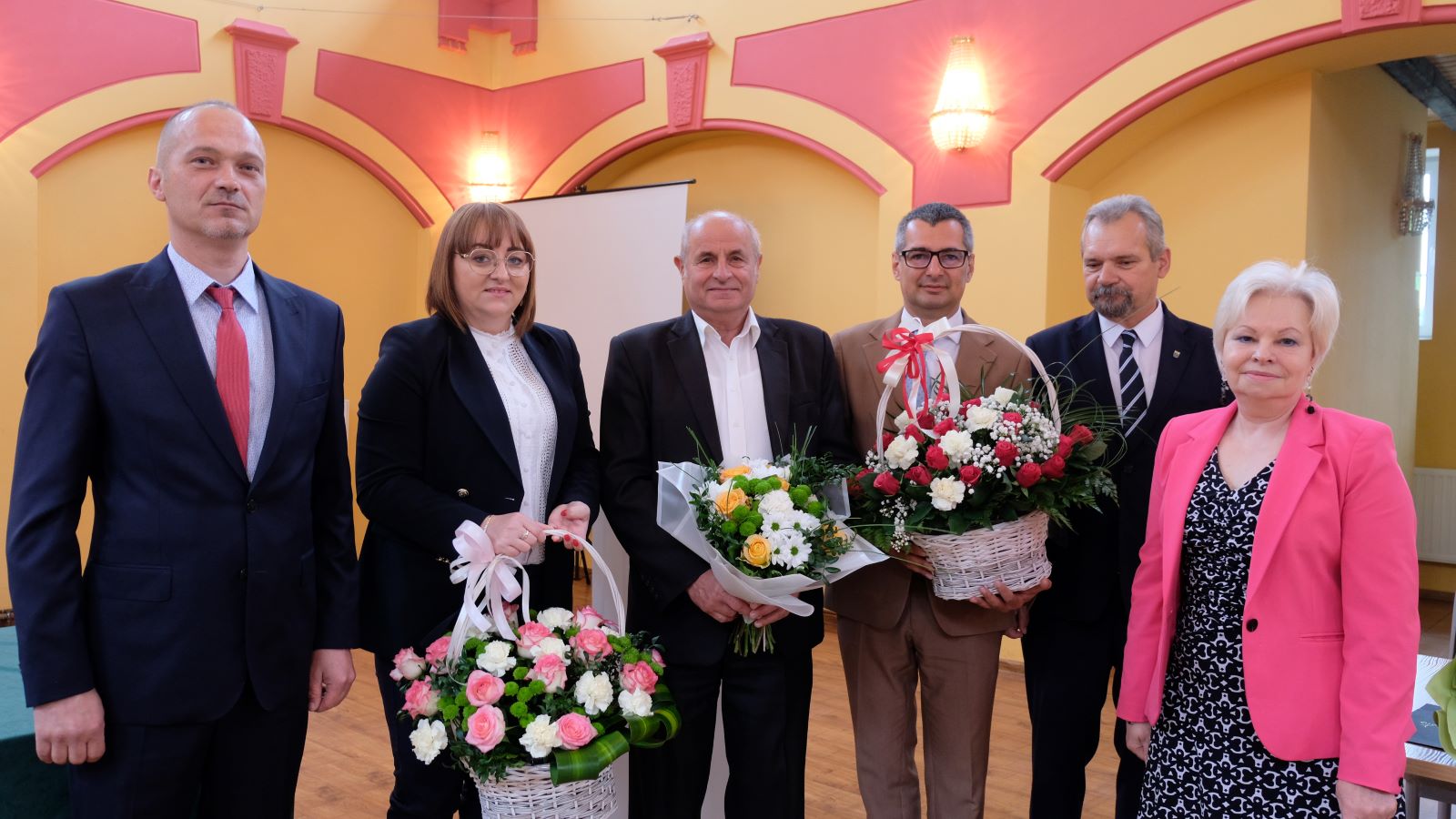 Nowa rada i wójt objęli mandaty i sprawują władzę w gminie