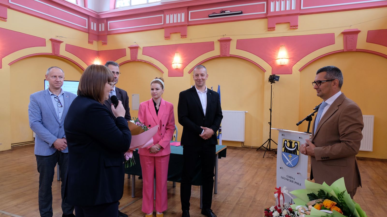 Nowa rada i wójt objęli mandaty i sprawują władzę w gminie