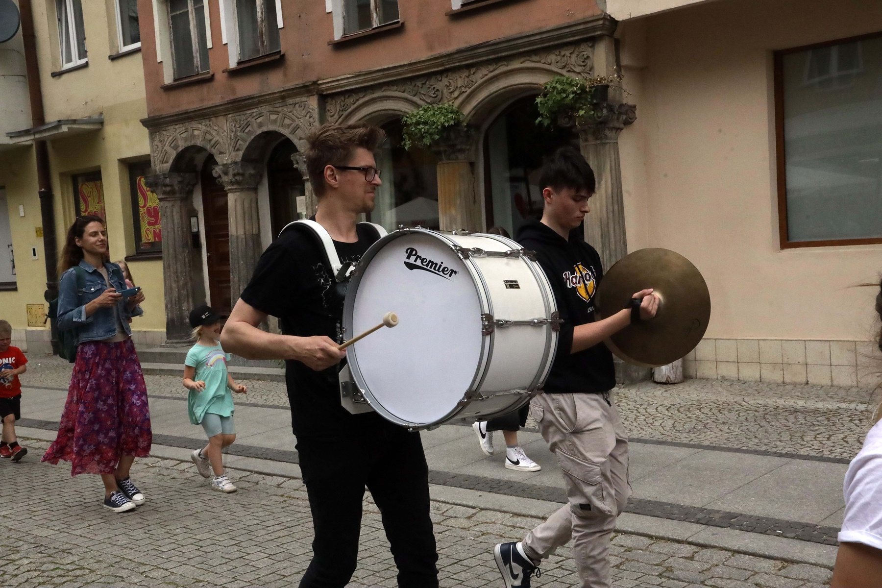 Drum Battle: Parada perkusyjna przeszła ulicami miasta
