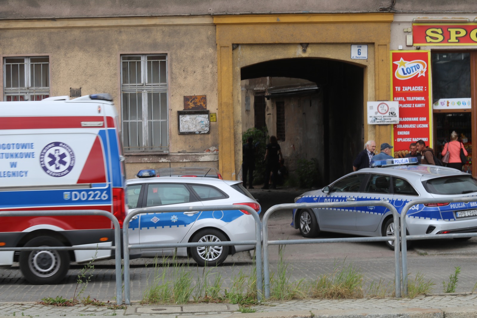 Awantura przed dworcem. Agresorzy zostali zatrzymani